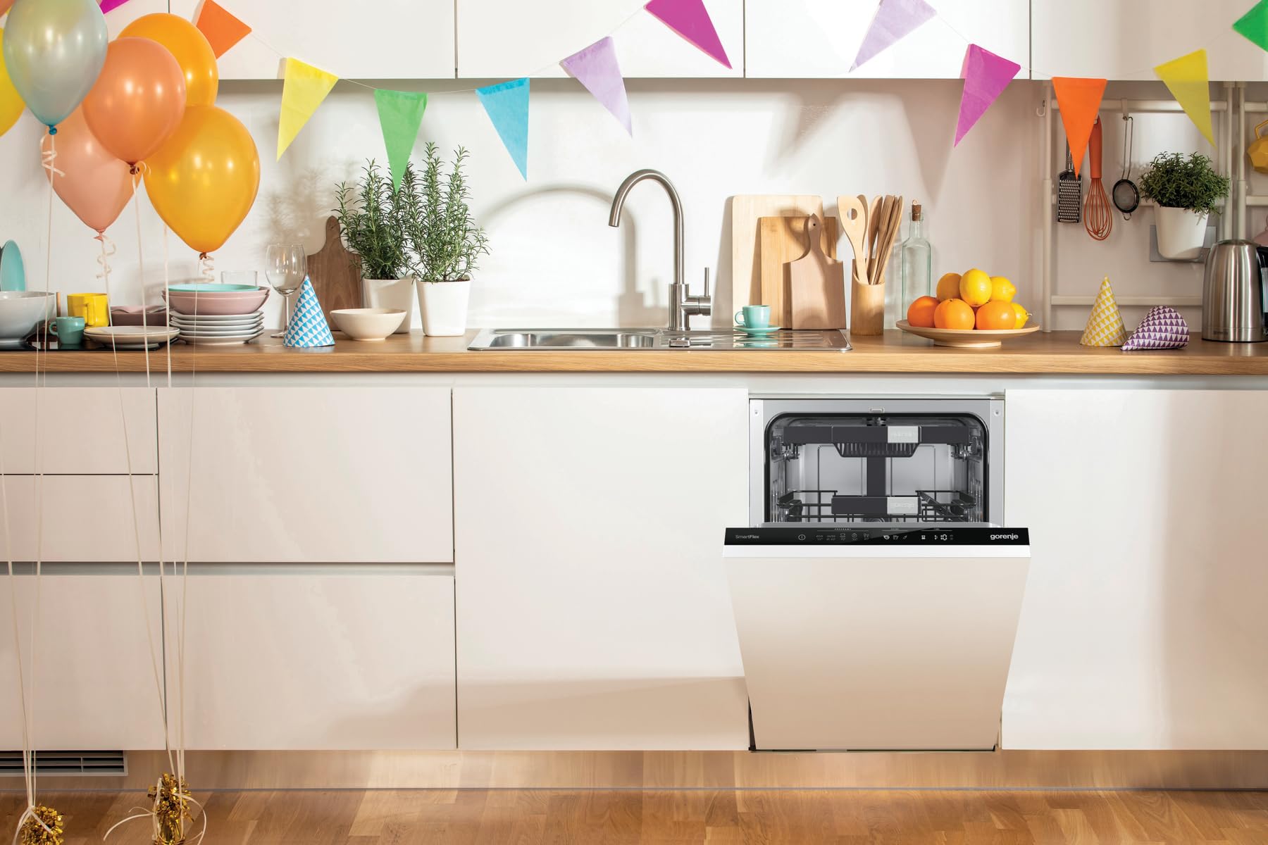 Gorenje GV583C10 Lavavajillas totalmente integrado, 45 cm, 10 tapas, apertura automática de puerta TotalDry extrahigiene, protección completa contra el desbordamiento, temperatura de lavado hasta 65 °