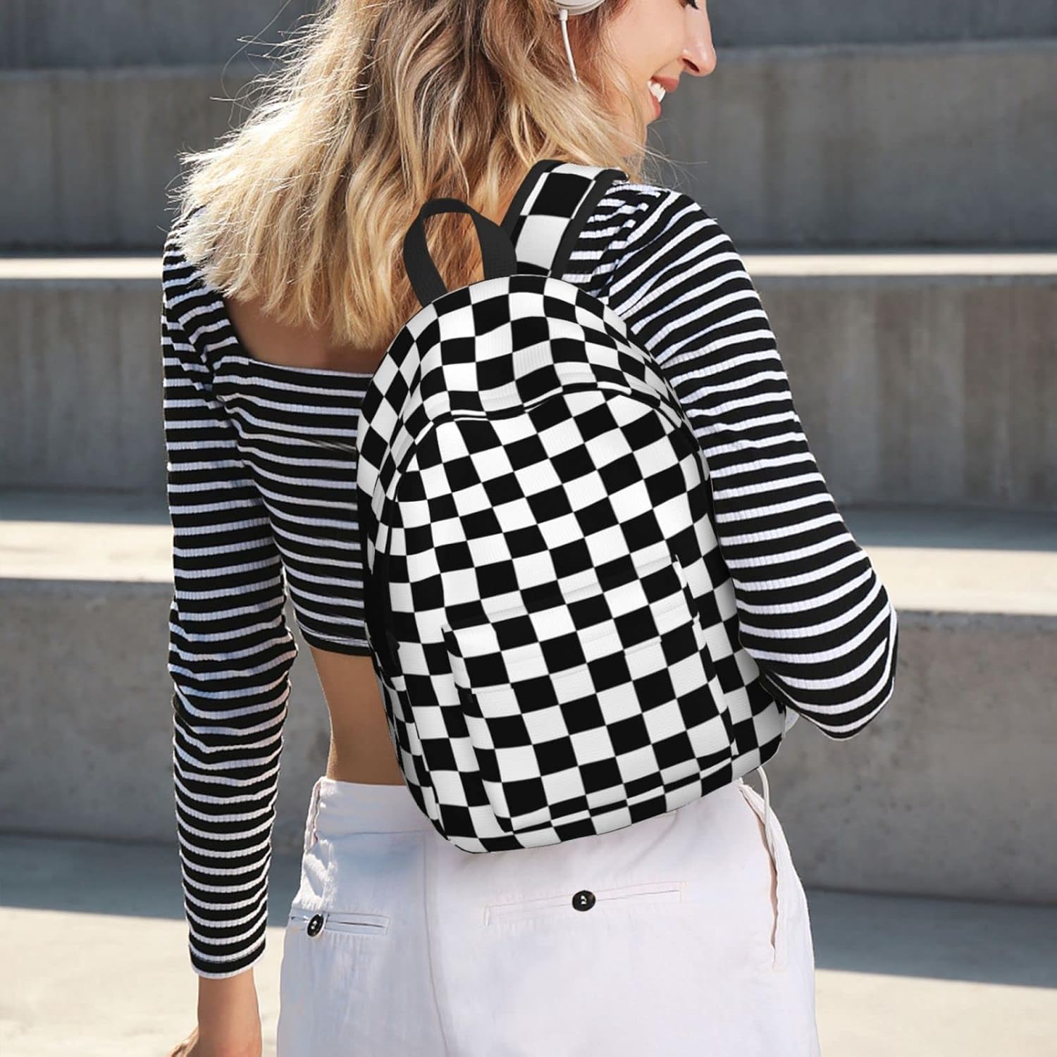 Black and White Checkered Pattern Backpack with Adjustable Straps, Suitable for Travel Picnics Activities