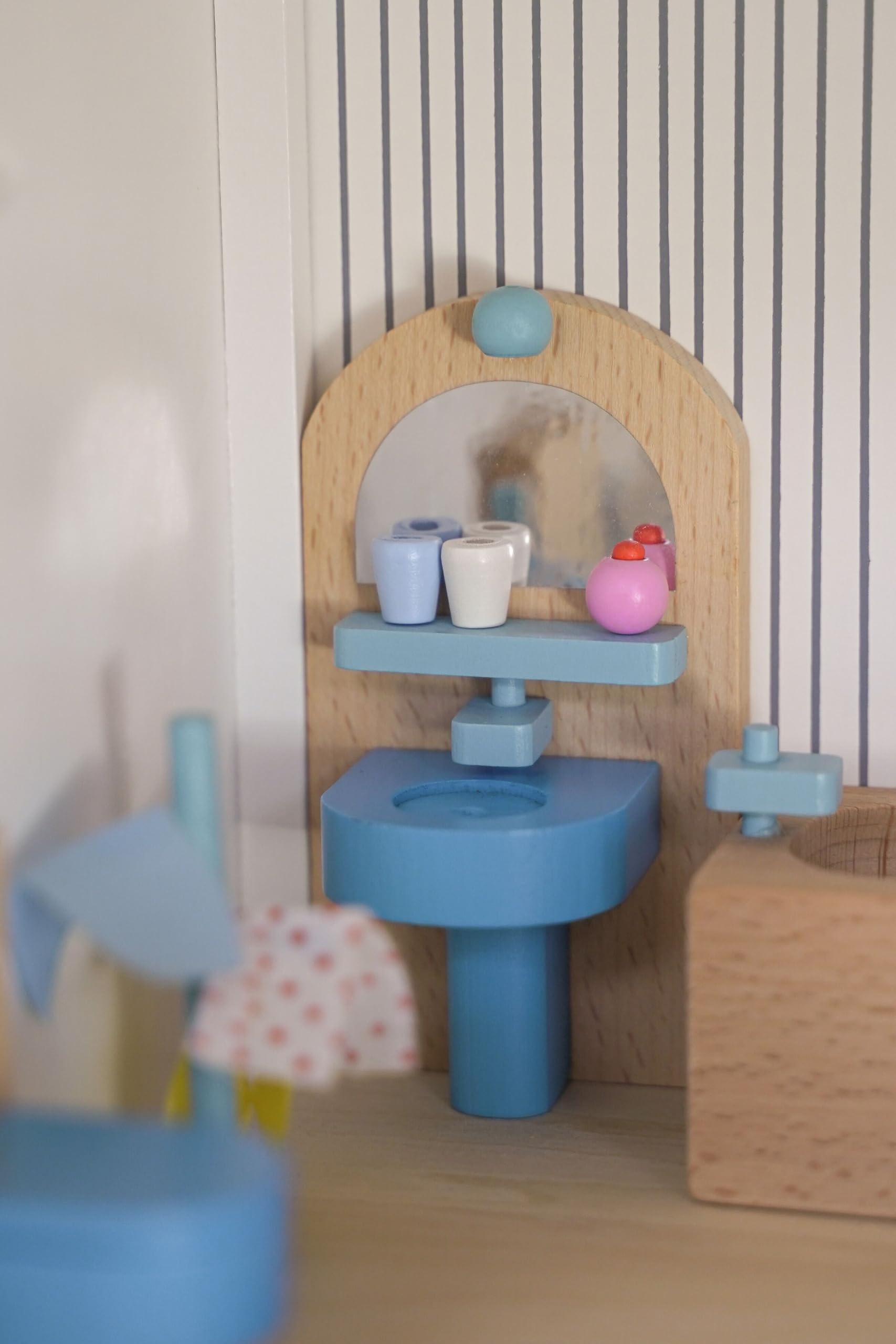 Puppenmöbel Badezimmer: Dusche H= 14 cm, Buchenholz, 17 Teile, per Set