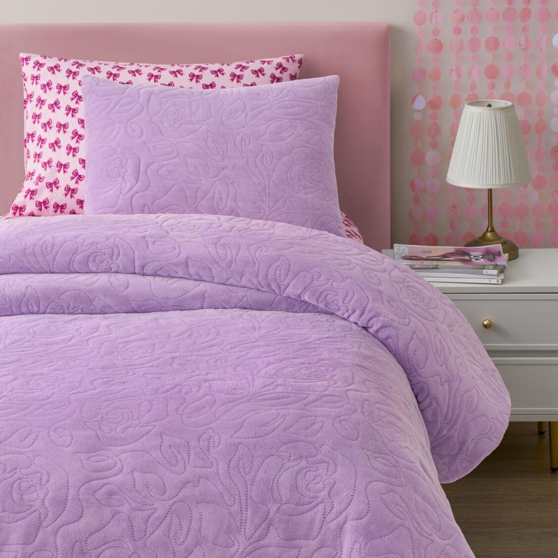 Paris Hilton 2 Piece Twin XL/Twin Comforter Set with 1 Pillow Sham - Soft Warm Chic & Lightweight Quilted Bed Spreads, Housewarming & Birthday Gifts for Women & Teen Girls, Lavender Roses (Henrietta) | Cute Designs