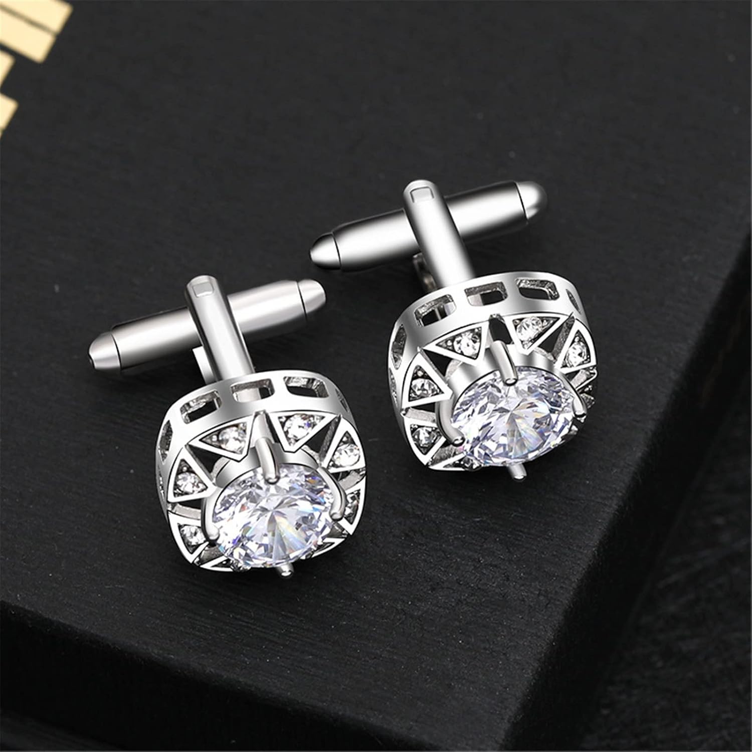 クラシックシルバーカラーカフスメンズカフリンクスギフトパーティーウェディングスーツシャツカフスボタンリンクス 7種から選べる カフス カフスボタン  カフリンクス ストーン シルバー ゴージャス ボタン メンズ アクセサリー 紳士用 ワイシャツ ビジネス 結婚式 ... カフスボタン カフス メンズ メンズシャツの結婚式のビジネスのためのカフリンク、シルバー 結婚式 フォーマル 通勤