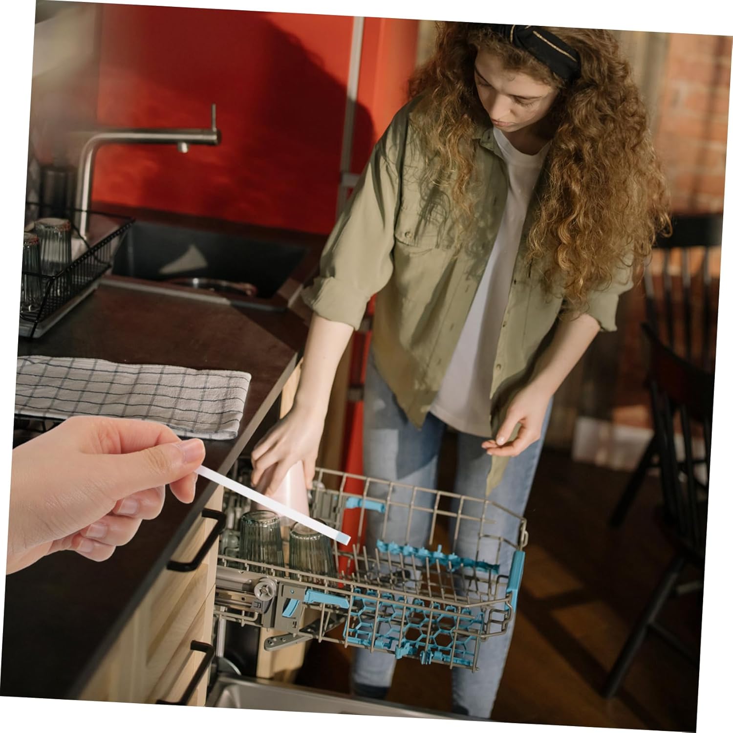 Alipis 50pcs Water Quality Test Strips for Fish Tanks and Ponds and Read Testing Papers for Hardness Ph and Alkalinity for Home Office and Restaurant Use