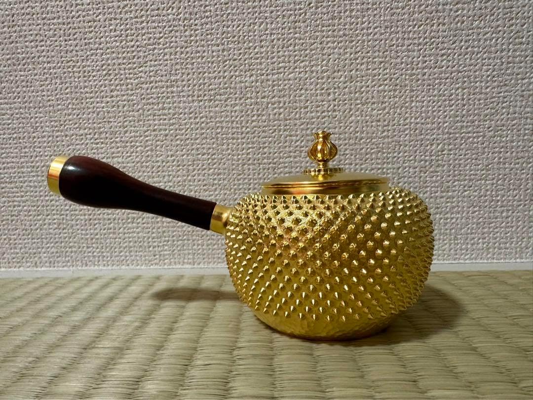 純銀製 玉霰打出 金メッキ 花蕾摘 横手急須 銀瓶 煎茶道具 純銀製 玉霰打出 金メッキ 花蕾摘 横手急須 銀瓶 煎茶道具 純銀保証