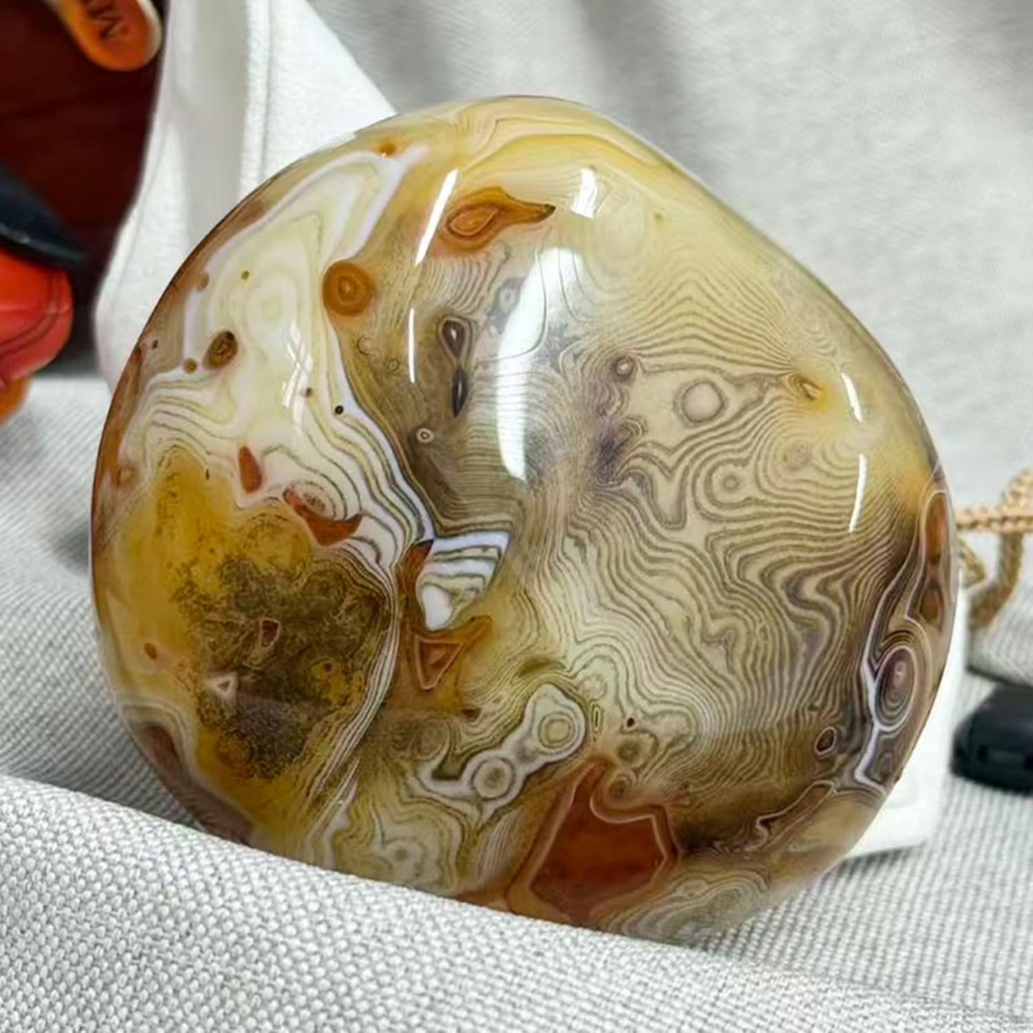 Natural Agate Chalcedony Palm Stone, Handheld Polished Banded Agate Crystal, Unique Raw Gemstone Specimen for Collection, Desk Decor, Meditation Gift, Home Decoration