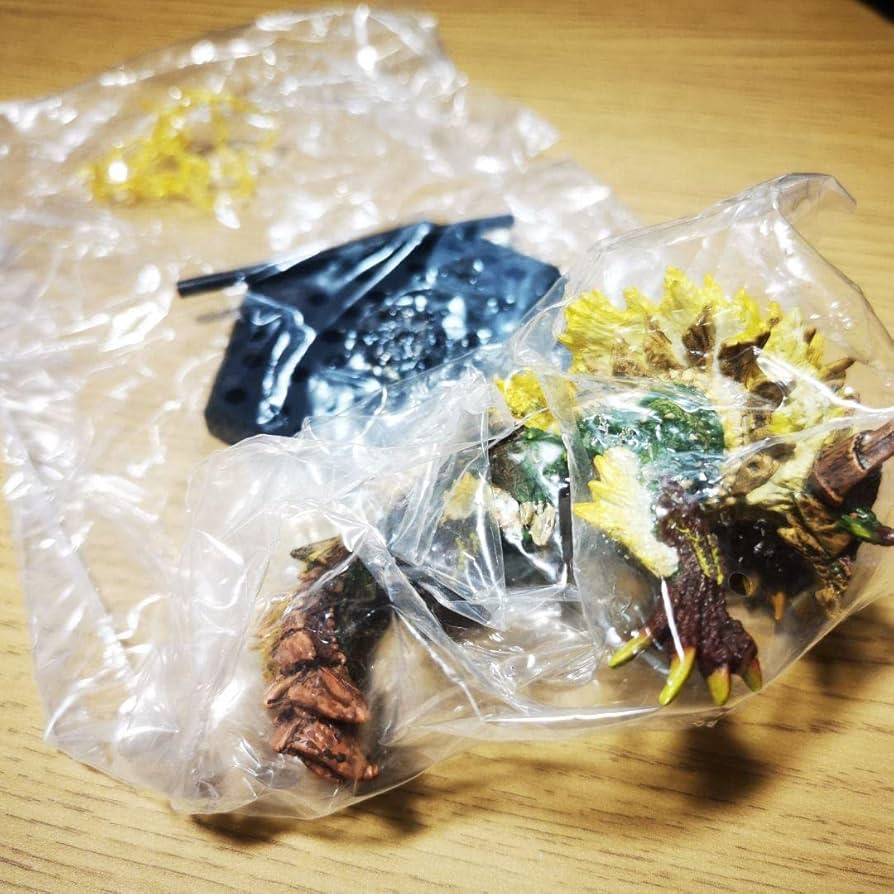 更に値下げ！残り1点！早い者勝ち！ジンオウガ　アイルー村　限定フィギュア　新品！ Amazon | モンハン フィギュア 金雷公 ジンオウガ | フィギュア