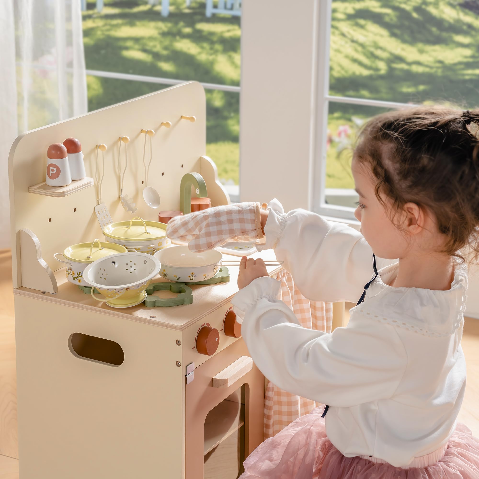 ROBOTIME Set di utensili da cucina in latta, set di pentole con fiori giallo crema, mini accessori da cucina da gioco, pentole e padelle giocattoli con una borsa a rete, stile francese, per bambini