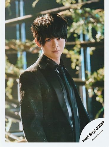 Amazon 有岡大貴 Hey Say Jump 公式生写真 White Love 衣装黒 口閉じ ネクタイ アイドル 芸能人グッズ 通販