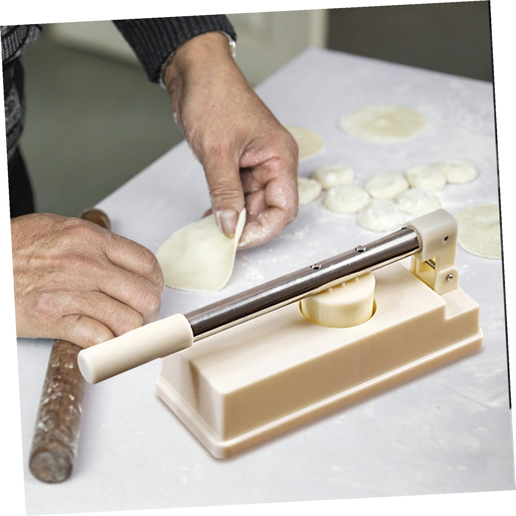 Veemoon Stampo per Pressare Involtini Wonton e Gnocchi, Pressa per Pasta Manuale Manico Esteso, Utensile da Cucina per Impasti e Empanadas, Facile da Pulire, per Preparazioni Fatte in