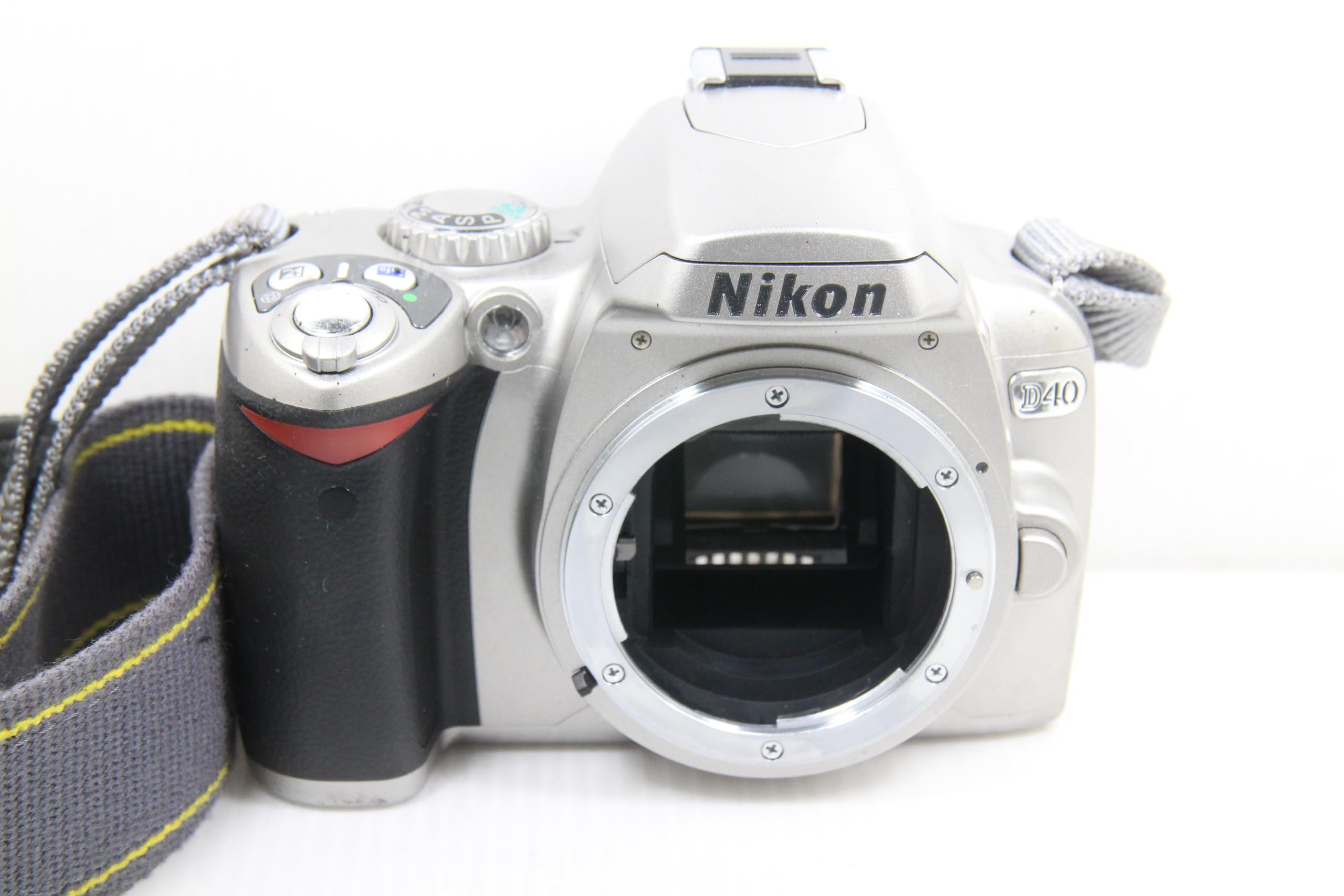 ◆極上品＆スマホ転送＆メタルシルバー◆ニコン D40 レンズキット Amazon | Nikon デジタル一眼レフカメラ D40 レンズキット シルバー