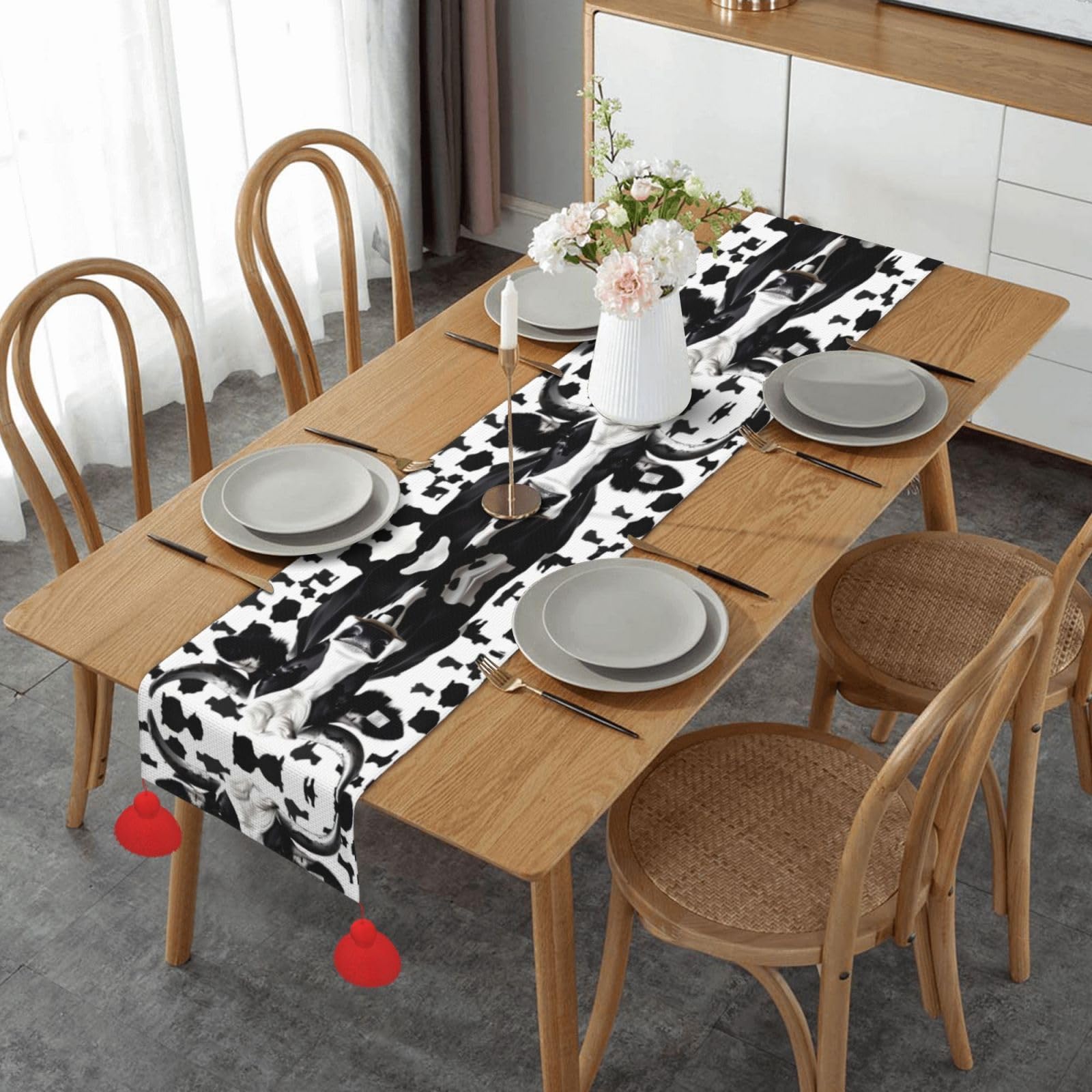 Chemin de table rustique au design imprimé vache noire et blanche