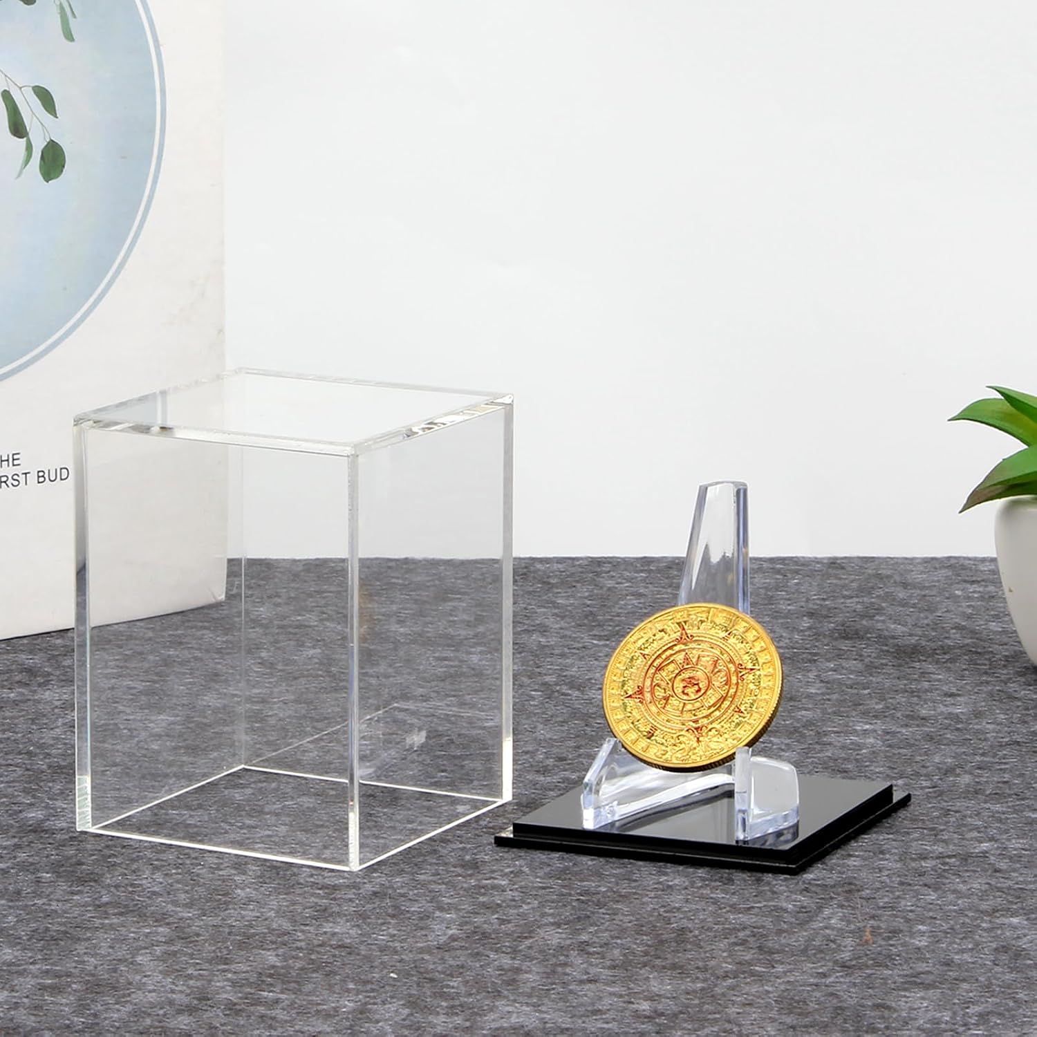 Acrylic Championship Ring Display Case with Black Base Clear Baseball Rings Case Acrylic Boxes Challenge Military Coin Display Case Box Stand Ring Holder