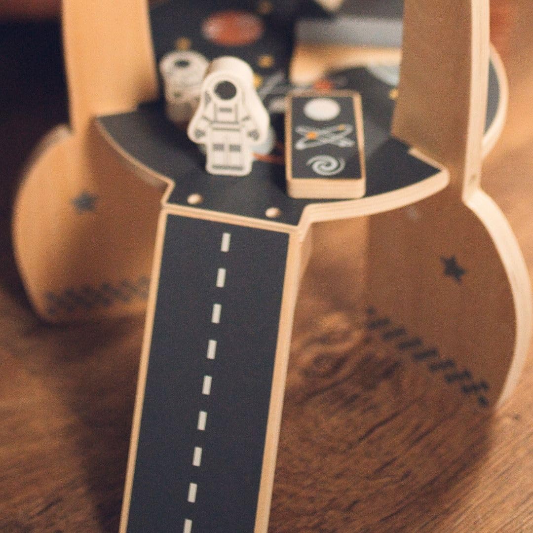 mamabrum Holz-Rakete Spielzeug Set mit Astronauten, Raumschiff & Weltraum-Zubehör - Pädagogisches Rollenspiel für Kinder ab 3 Jahren - Sicheres Holzspielzeug (8 Teile)