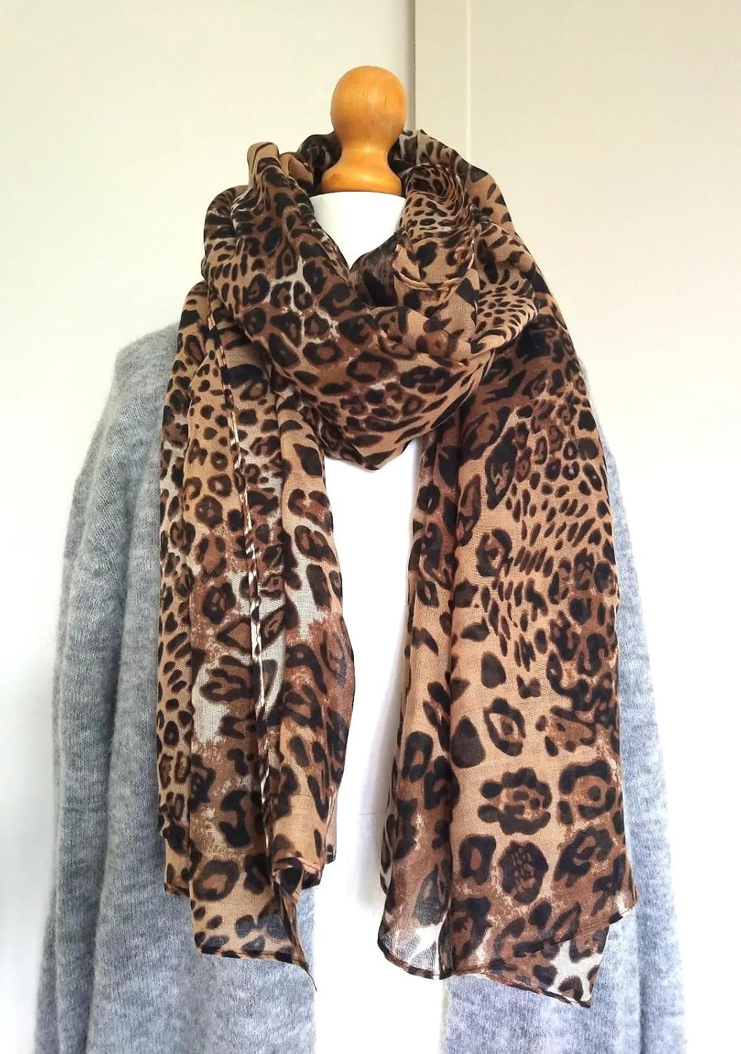 Leopard-Print-Scarf for Womens Classic-Cheetah-Wrap-Shawl-Lightweight | Lightweight leopard print scarf for women, soft cheetah shawl wrap, perfect for travel and daily wear size28"×59"