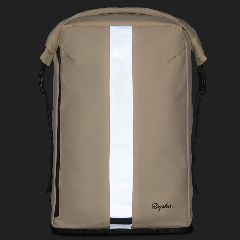 新品 Rapha ロールトップ バックパック 20リットル Sand Amazon.co.jp: [RAPHA] ラファ Roll Top Backpack 20リットル