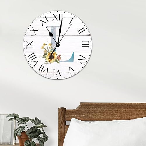 Miniatura 4 de ArogGeld Reloj de PVC con monograma inicial en L, reloj de pared redondo del alfabeto, girasol, números romanos, reloj de pared colgante antiguo de
