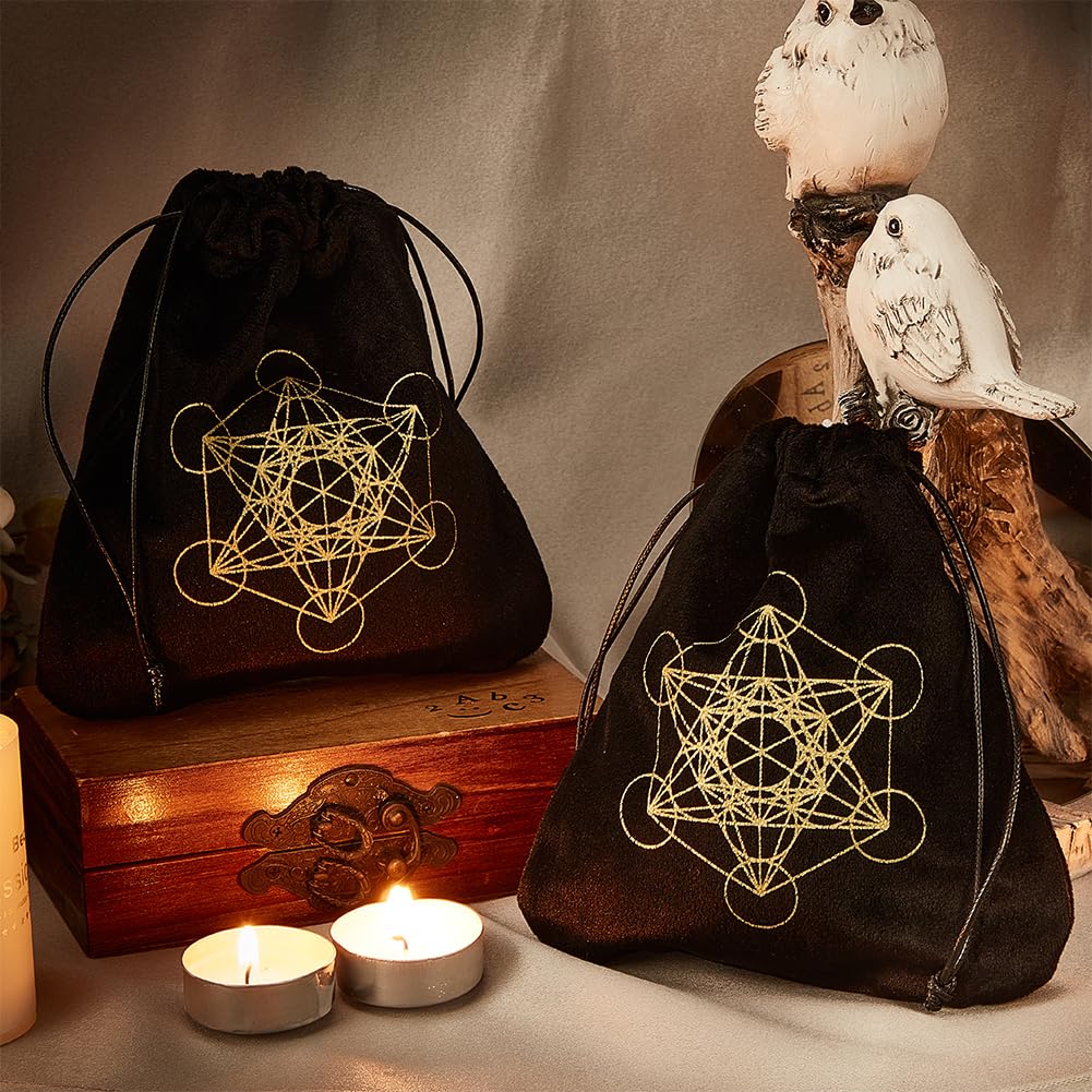 CREATCABIN 2 Sac Rangement Velours Cartes Tarot,Sac Rangement pour Cartes Tarot,Ensemble Cubes Métatron,Rune avec Cordons Serrage,Grand Emballage pour Carte Tarot,Bijoux en Cristal,Dés,16.5x15cm,Noir CREATCABIN 2 Sac Rangement Velours Cartes Tarot,Sac Rangement pour Cartes Tarot,Ensemble Cubes Métatron,Rune avec Cordons Serrage,Grand Emballage pour Carte Tarot,Bijoux en Cristal,Dés,16.5x15cm,Noir
