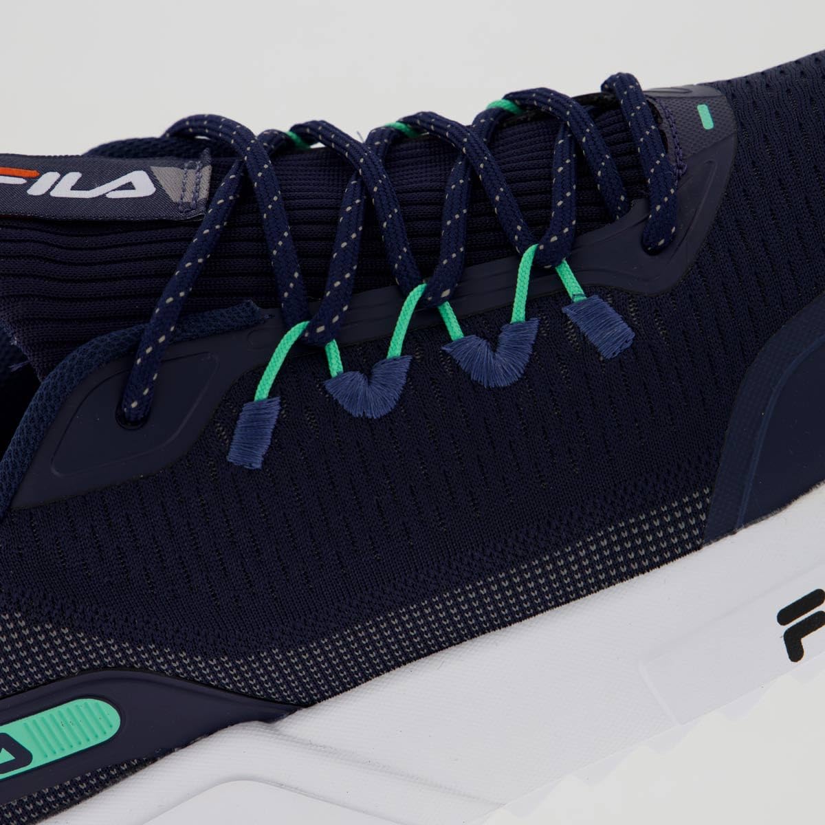 Tênis Fila Step masculino em promoção! Veja a oferta e mais achadinhos de Tênis 8 Hoje é o melhor dia para comprar Tênis Fila Step masculino com aquele preço maroto! Promoção! Aproveite a oferta! 8