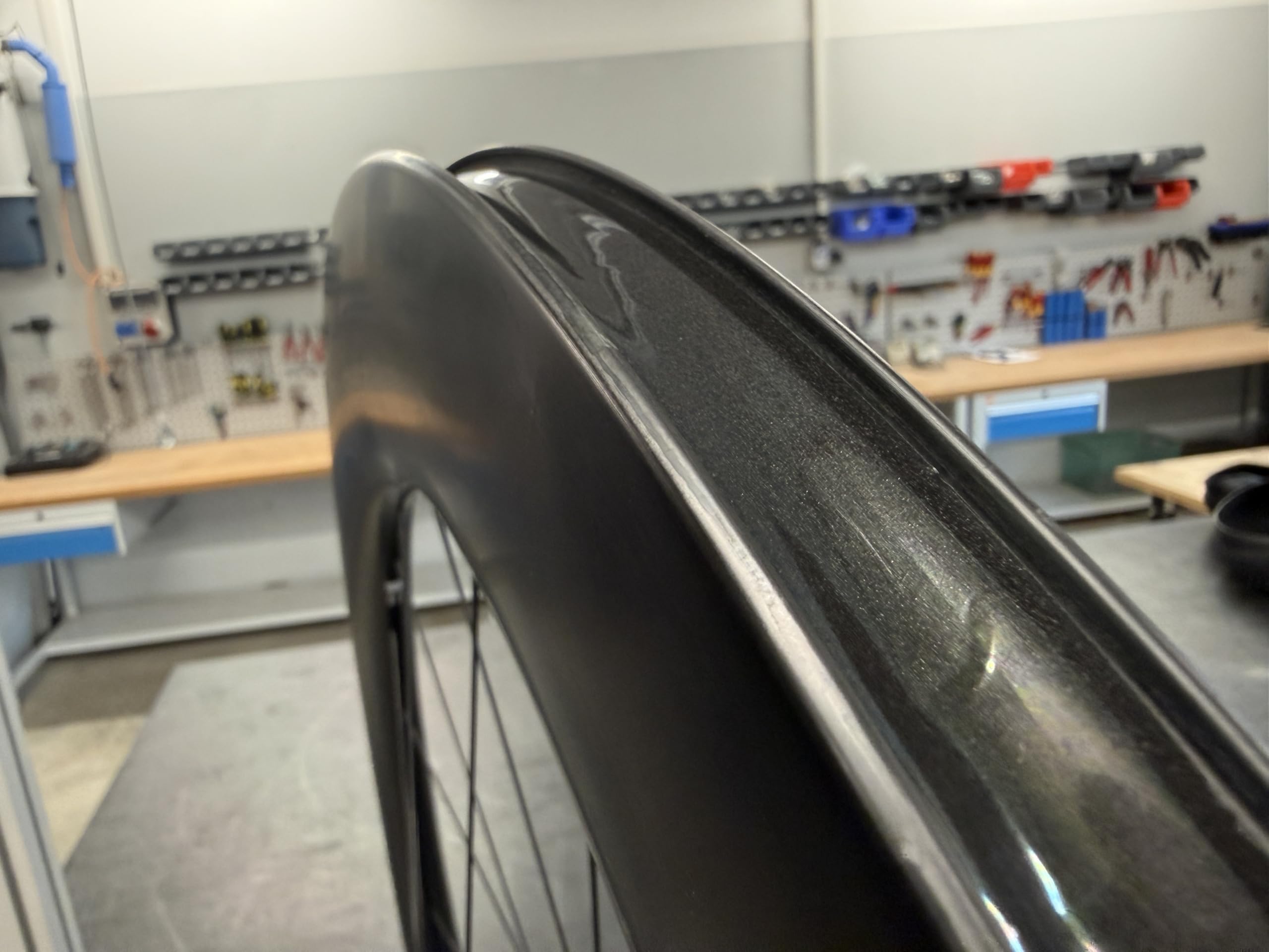 Tubeless Felgenband selbstklebend 25 mm x 5 m, milchfrei ohne Dichtmilch, 100% mechanische Abdichtung, Komplett-Set für 2 Felgen, MTB Rennrad Gravel E-Bike, Made in Germany