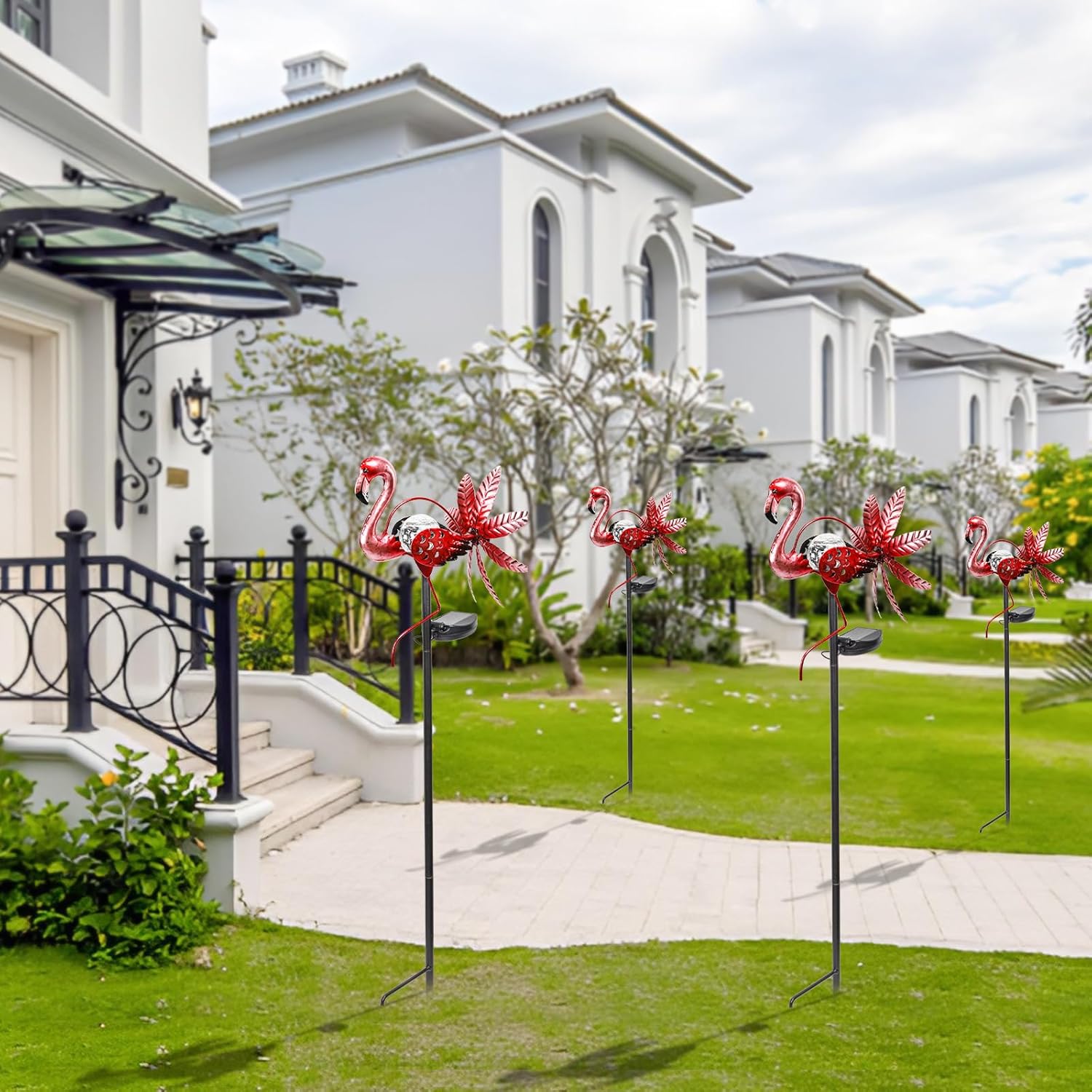 フラミンゴソーラーライトウィンドスピナー屋外ガーデンデコレーション、防水ガーデンステークLEDひび割れたガラスボール付き、ママへのギ