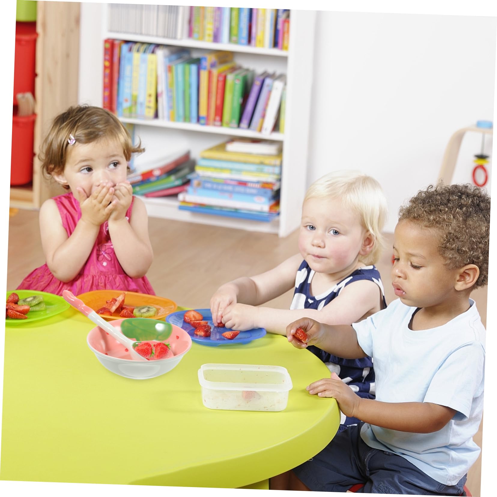 PRETYZOOM 1Set Cute Strawberry Ceramic Soup Bowl with Spoon Adorable Food Bowls for Soup Rice and Salad Easy to Clean and Store for Home Use