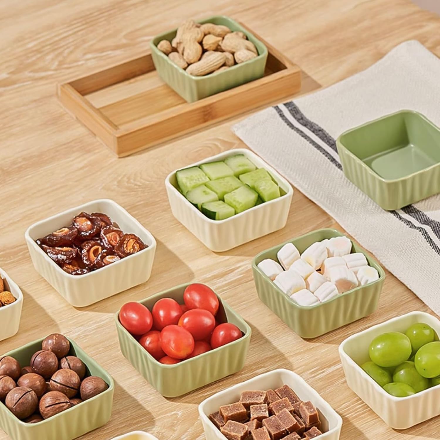 Bowl for Sauce Porcelain Dipping Bowls are Suitable for Holding Sushi Soy Sauce Sauces Nuts Snacks Etc
