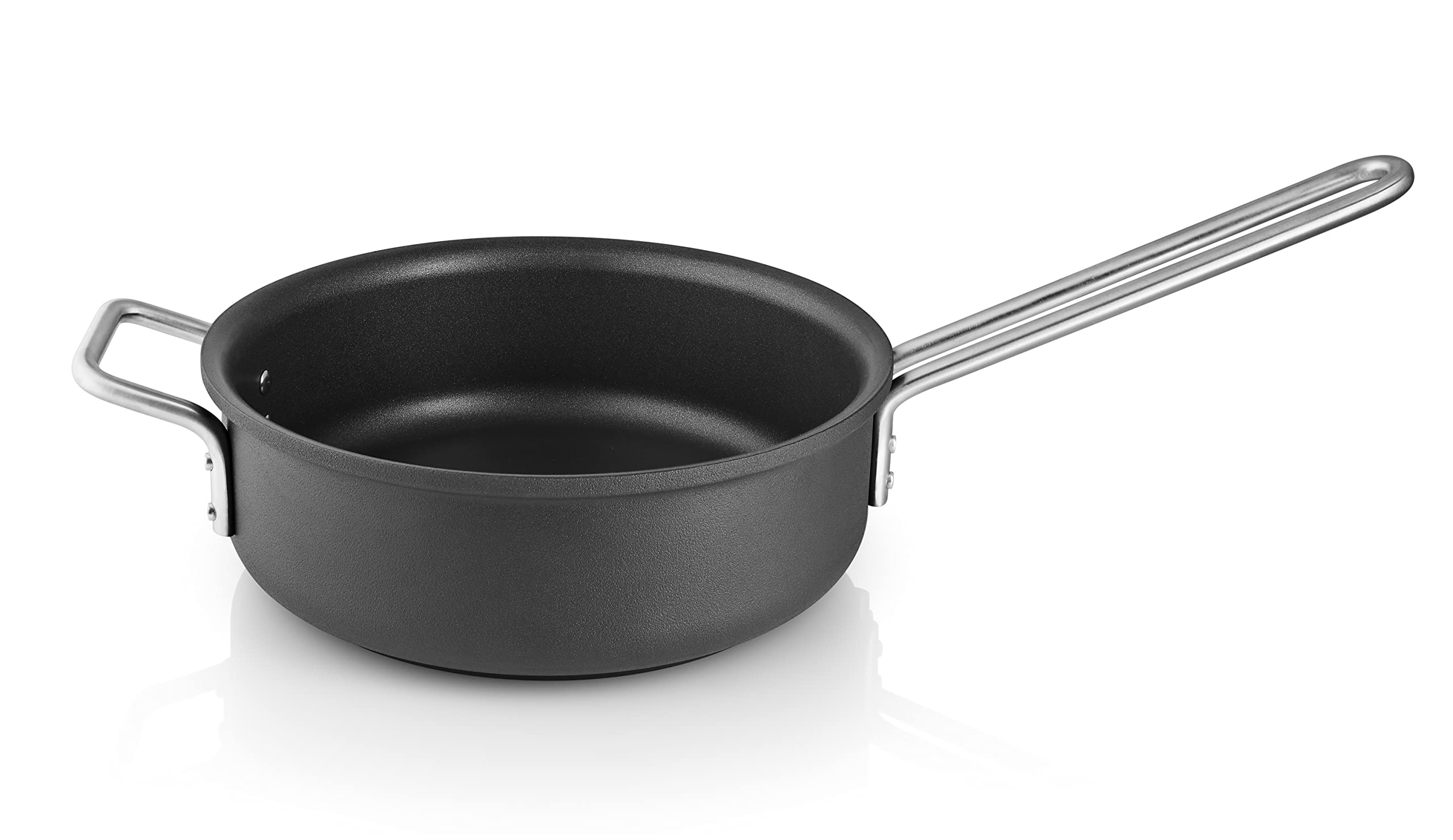 Sauteuse Eva Solo en fonte d aluminium noir 24 cm pour une cuisson homogene