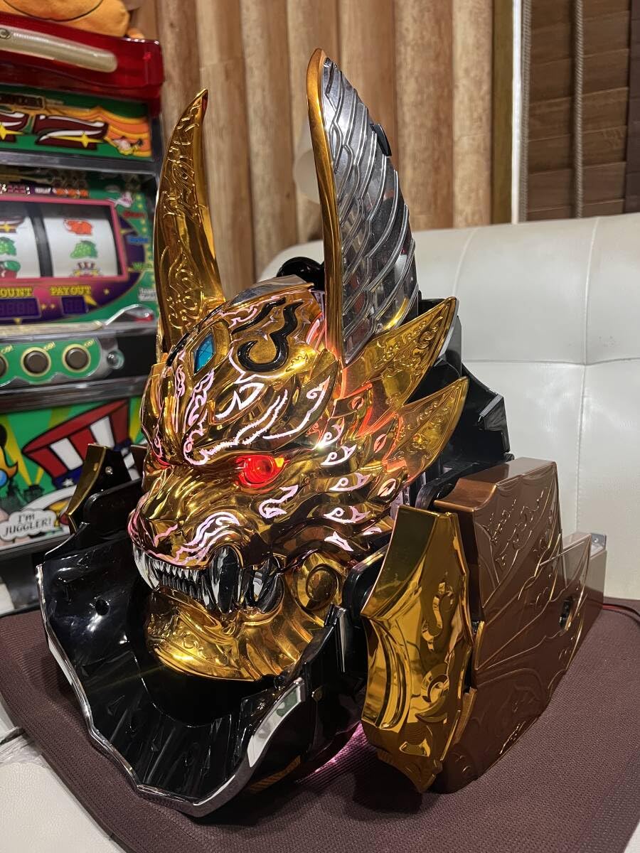 牙狼 ガロ 実機役物加工品 剣 フィギュア LED点灯 家庭用コンセントタイプ Amazon | 1点物！！価格！信工房 牙狼 翔フェイス オブ ガロ