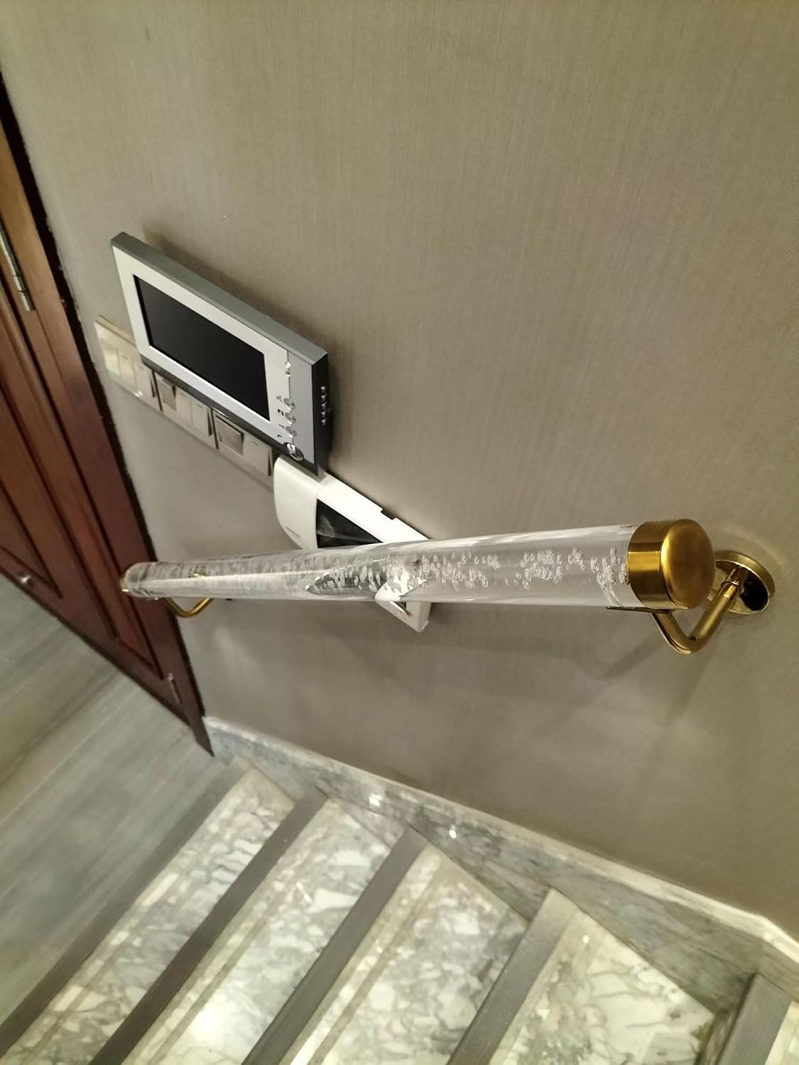 Clear Acrylic Stair il with Bubble Wall-Mounted Transparent Railing 5m/16ft Stair Rods with Gold Metal Brackets Perfect for Indoor Staircases& Stylish