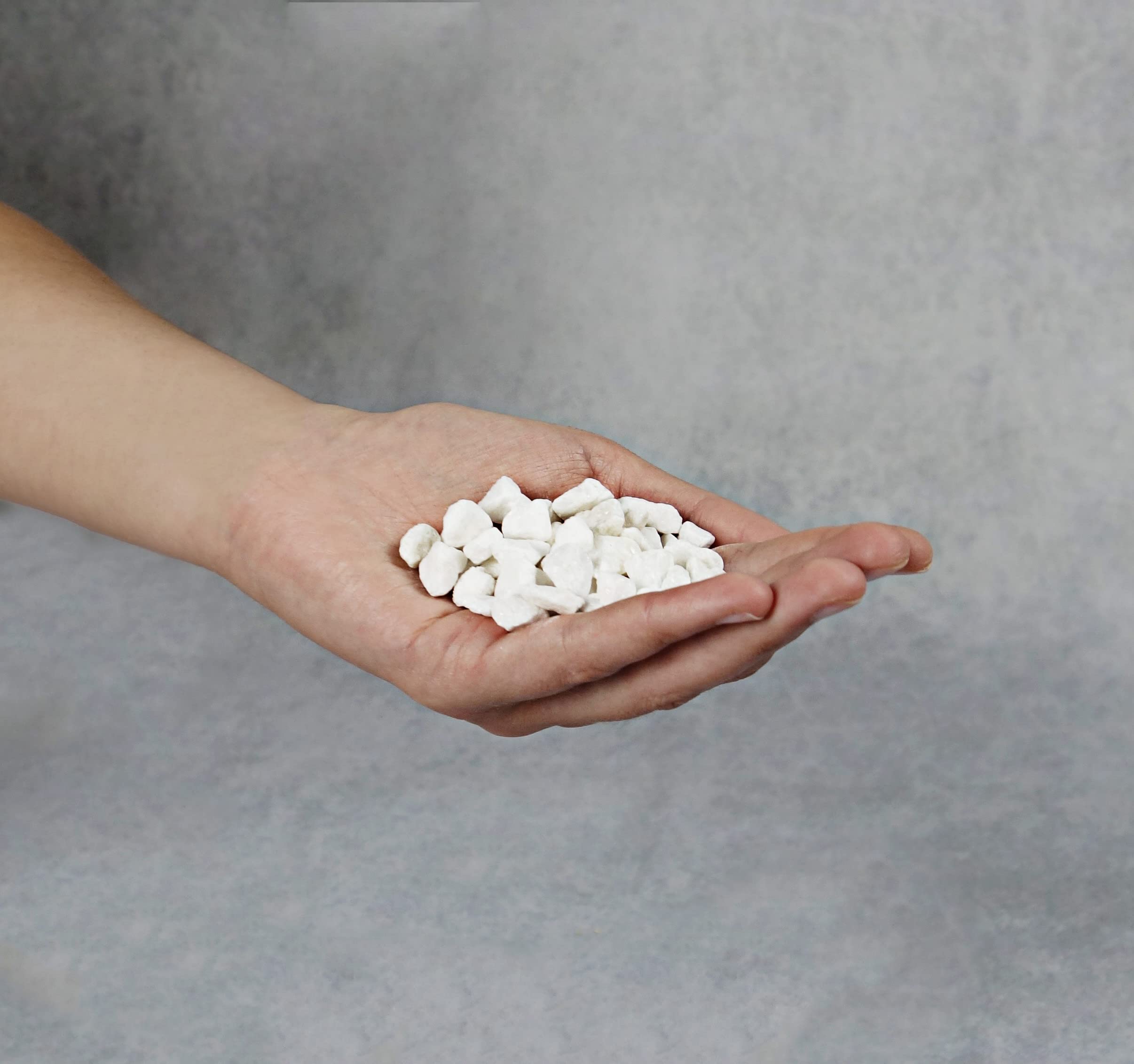 Grava Blanca 1,8kg - Piedras Decorativas - Grava Acuario - Piedras Decorativas para Jarrones - Piedras Acuario y Peceras - Piedras para Macetas - Grava Jardin (9-12 mm)