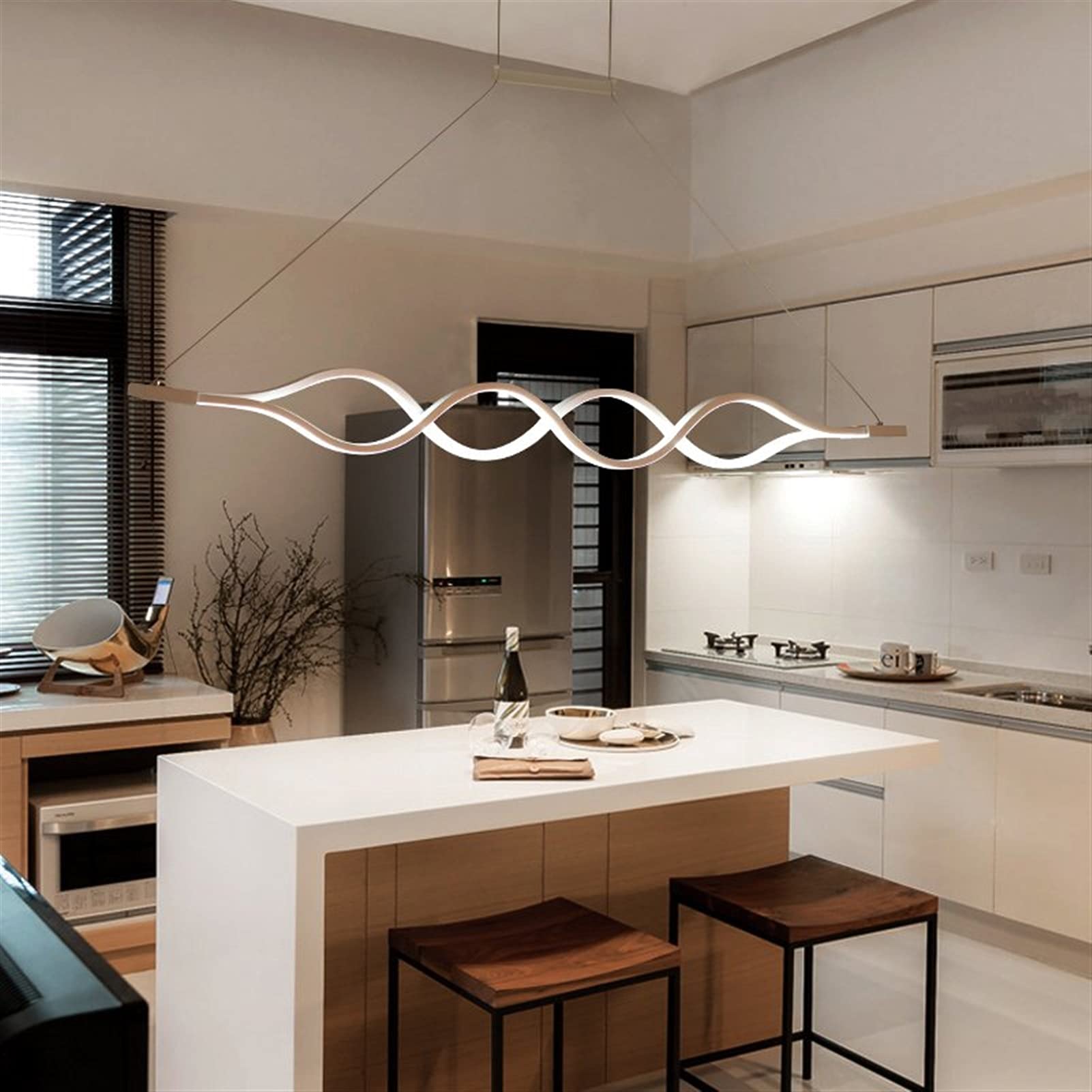 Lampe suspendue LED anti-éblouissement pour sublimer l'éclairage de votre table
