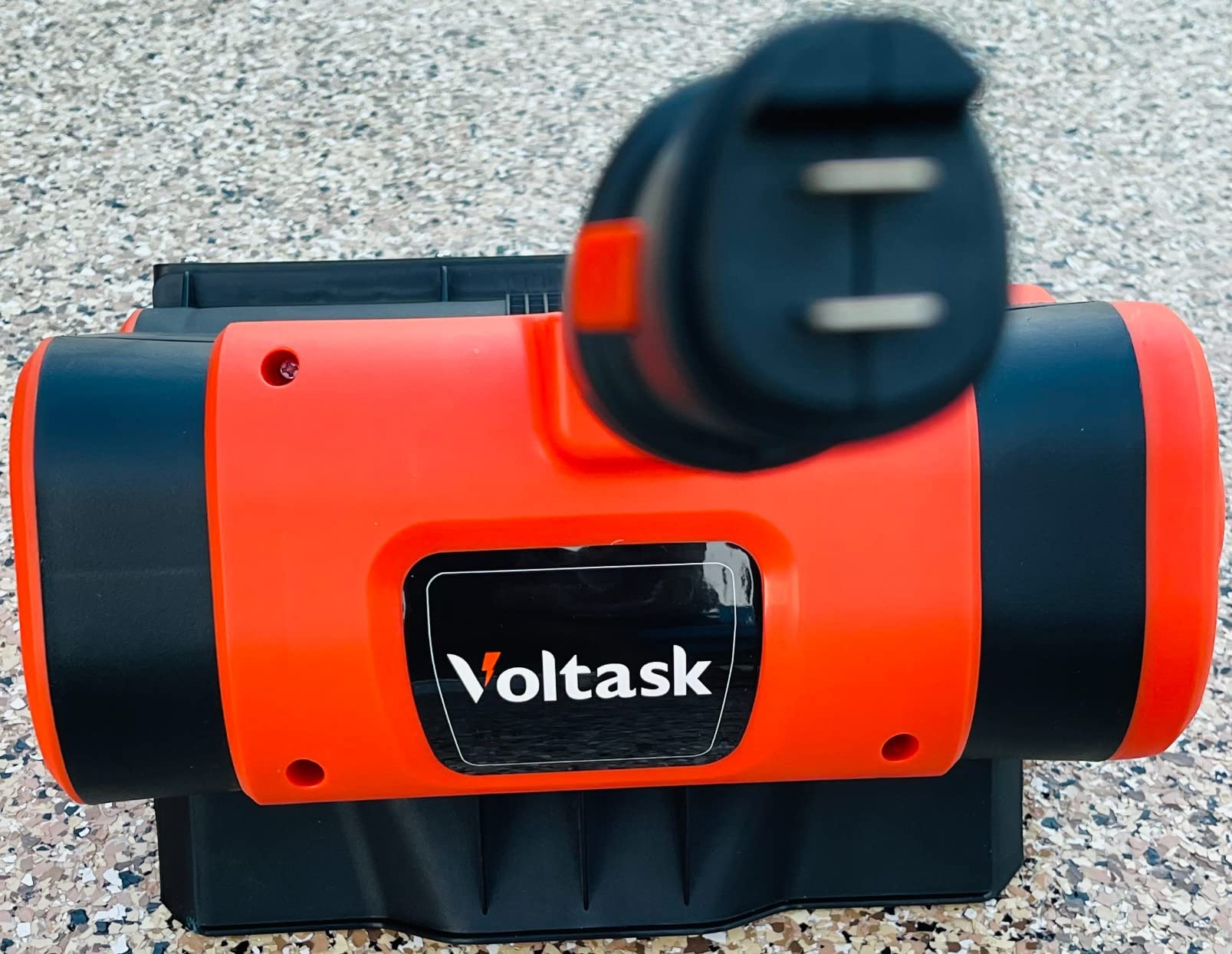 VOLTASK Cordless Snow Shovel, 24V | 13-Inch | 4-Ah Cordless Snow Blower, Battery Snow Blower with Directional Plate & Adjustable Front Handle (4-Ah Battery & Quick Charger Included) photo review