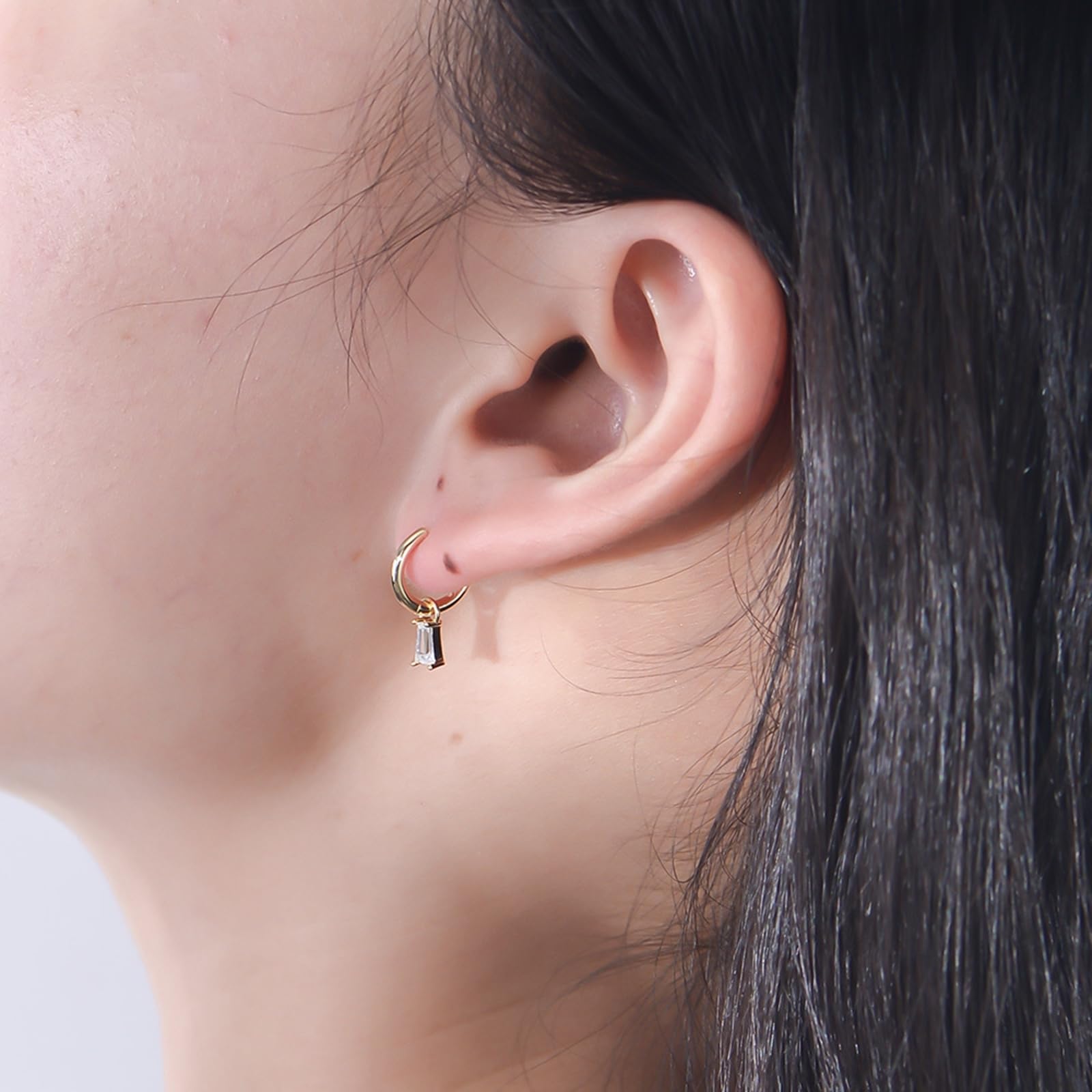 Pendientes de aro de oro blanco/amarillo/platino para mujer con moissanita blanca, aretes minimalistas para mujer dorados