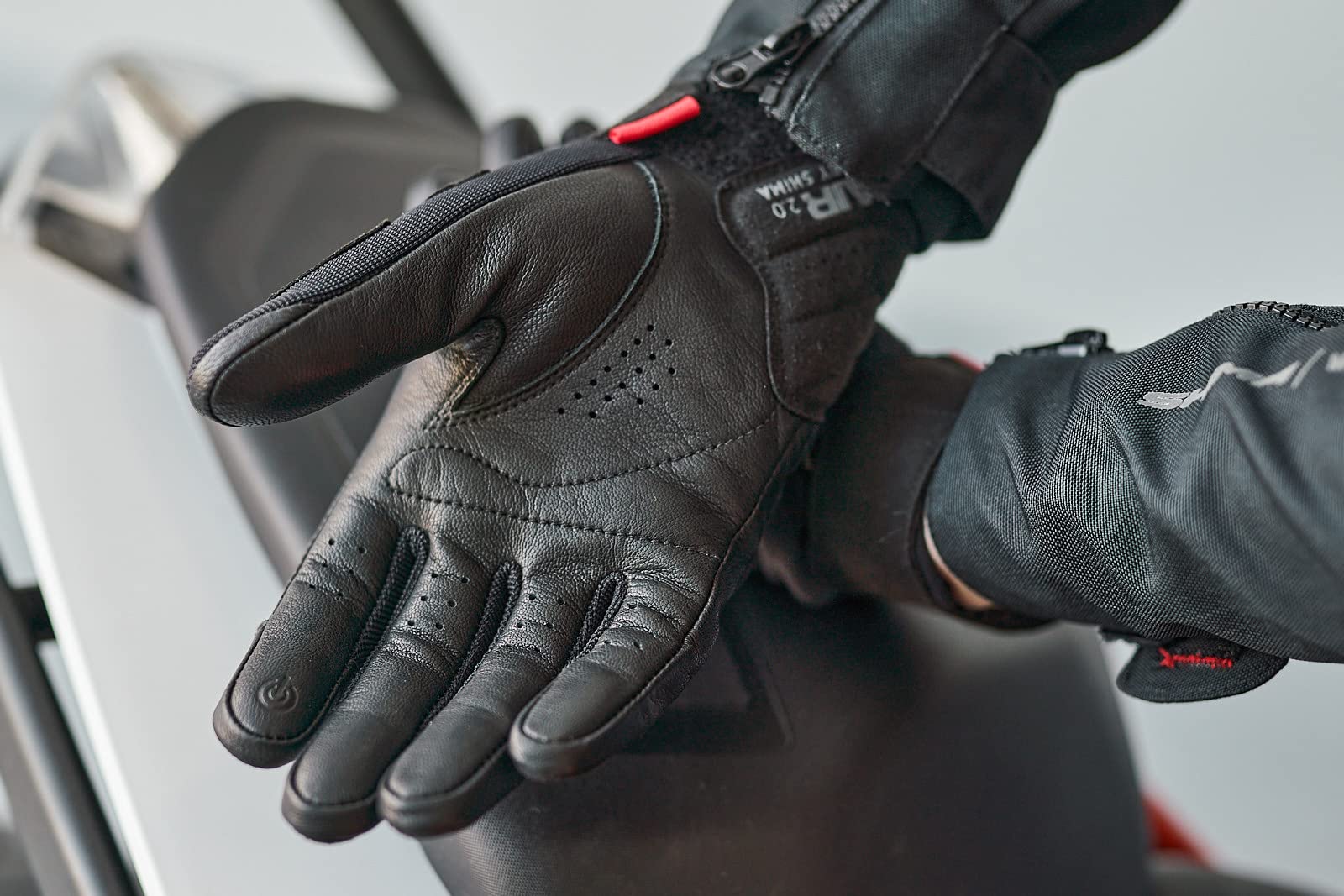 Męskie rękawice motocyklowe Shima AIR 2.0 - Wentylowane, letnie rękawice siateczkowe z ochroną stawów i palców, wzmocniona dłoń (czarne, L)