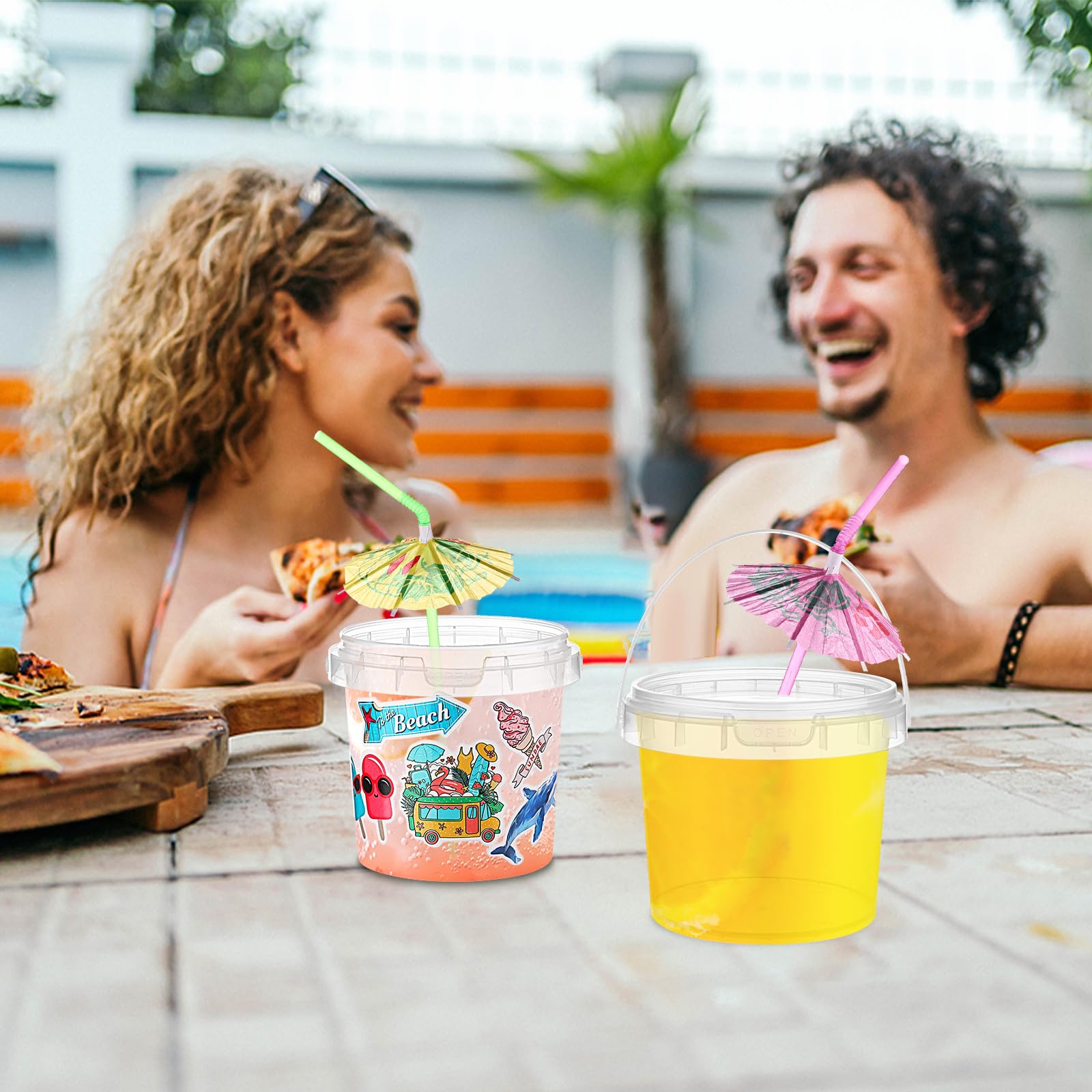 Paquete de 20 cubos de helado con tapas asas y cuchara, cubo de plástico reutilizable para bebidas, cubetas de ron de cóctel transparentes para fiestas (8.5 fl oz/1 litro) con calcomanías de verano 5