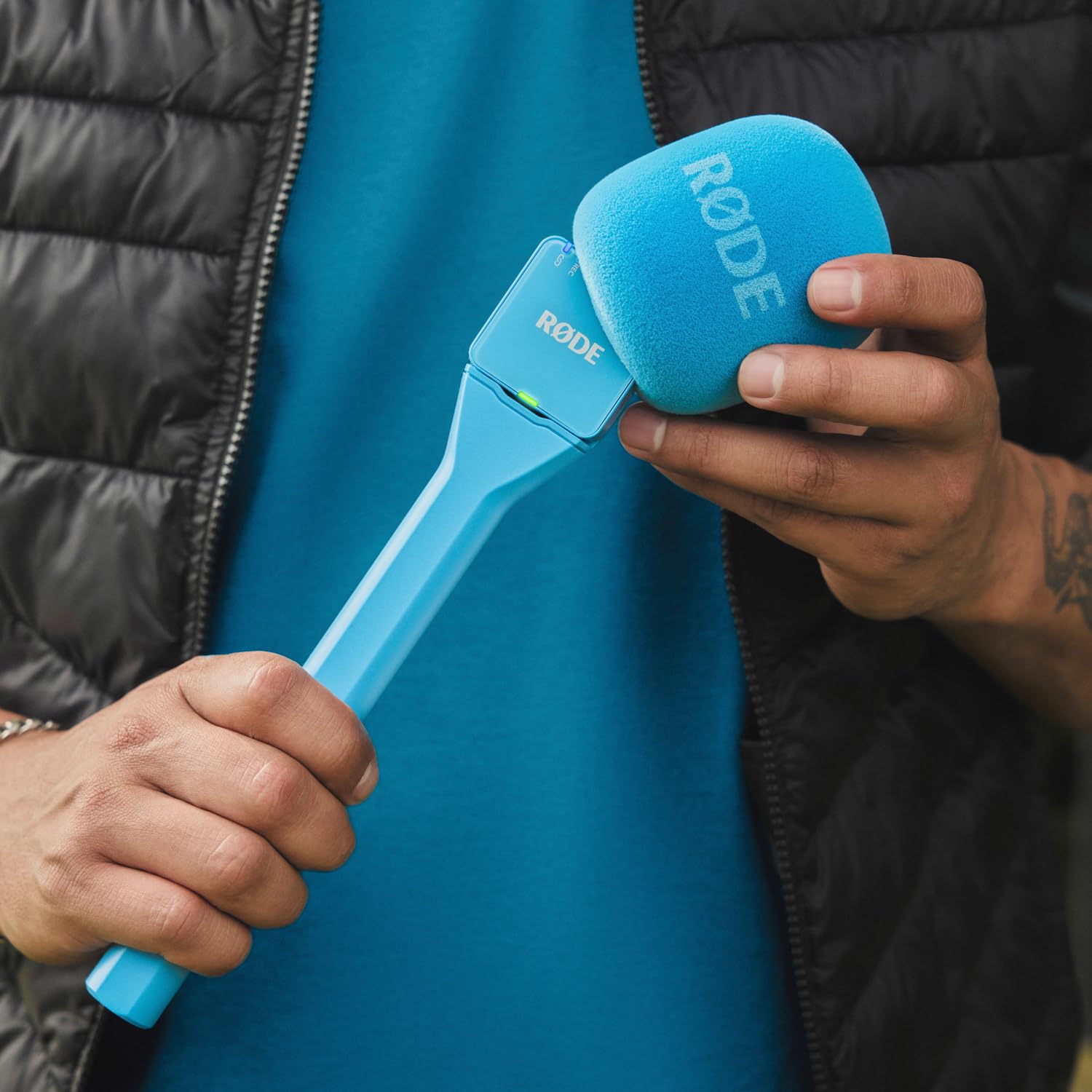 Rode Wireless GO Gen 3 bezprzewodowy 2-kanałowy system radiowy mikrofonowy niebieski z interview GO adapter ręczny, niebieski i keepdrum, futrzana ochrona przed wiatrem