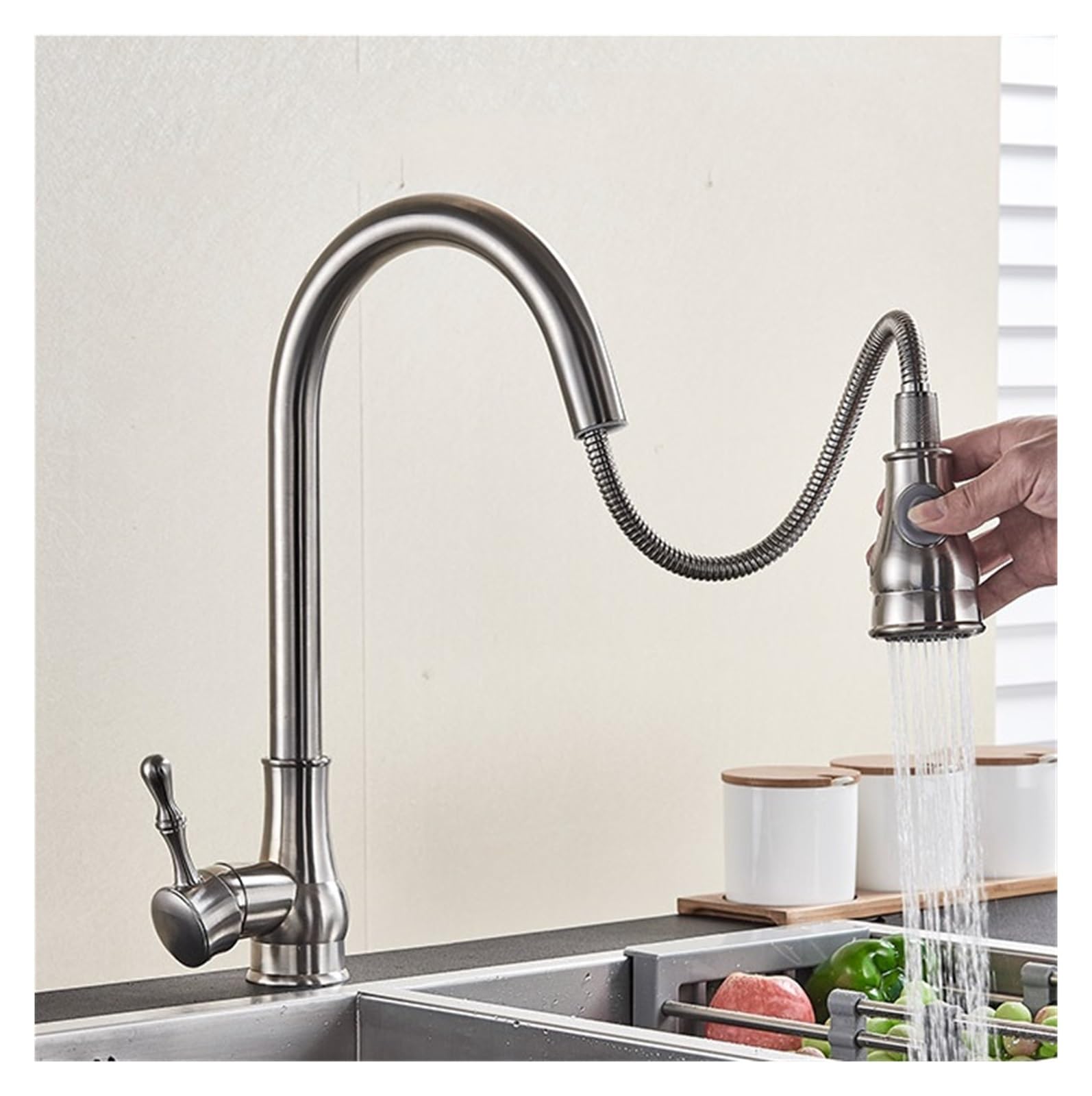 Mitigeur cuisine eau chaude et froide pour évier moderne avec jet extractible pratique