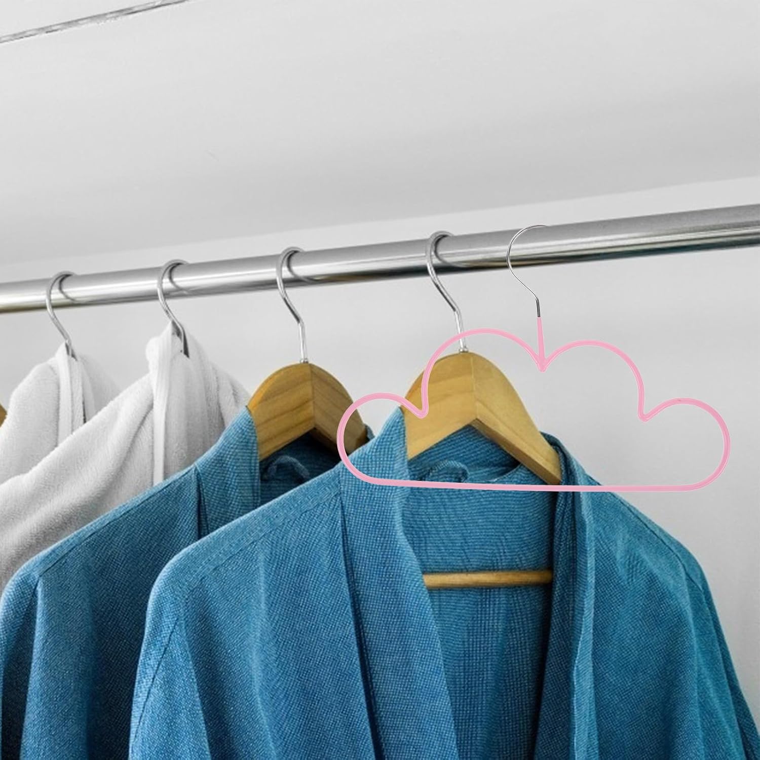 10pcs Pink Cloud Shaped Coat Hangers with Sturdy Structure and Nonslip Surface, Heavy Duty Iron Plastic Clothes Hangers for Space Saving and Organized Closet Storage