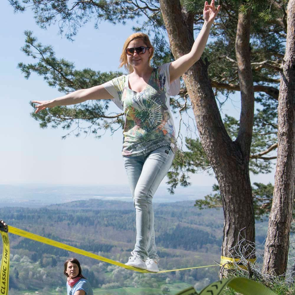 Gibbon Slacklines Classic Line, Gelb, 15 Meter (12,5m Band + 2,5m Ratschenband), inkl. Ratschenschutz, Breite 2"/5cm