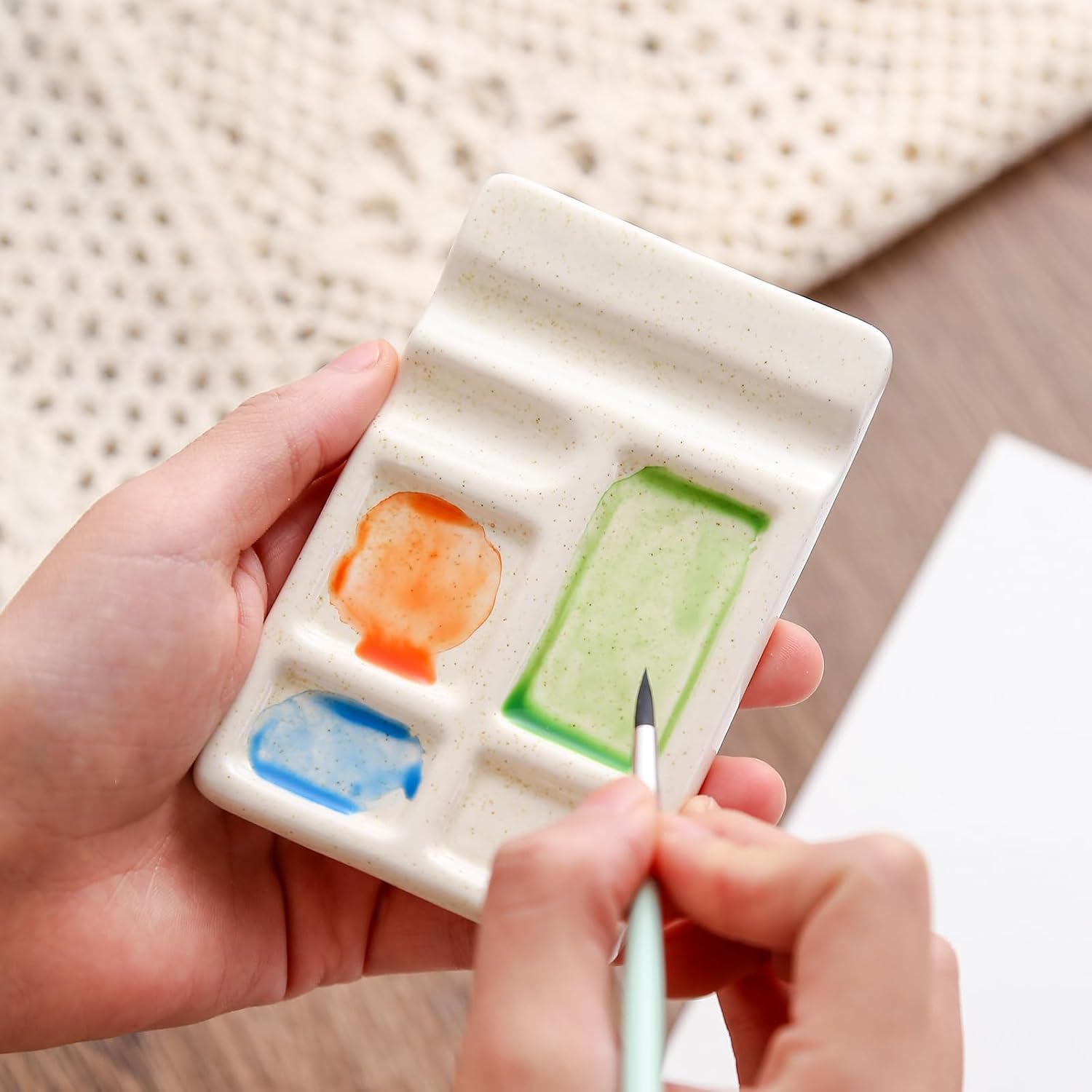 Mini Ceramic Watercolor Palette, Portable Travel Watercolor Palette Eco-Friendly Material, Easy to Clean and Dry, Suitable for Watercolor, Gouache, Acrylic, and Oil Painting.