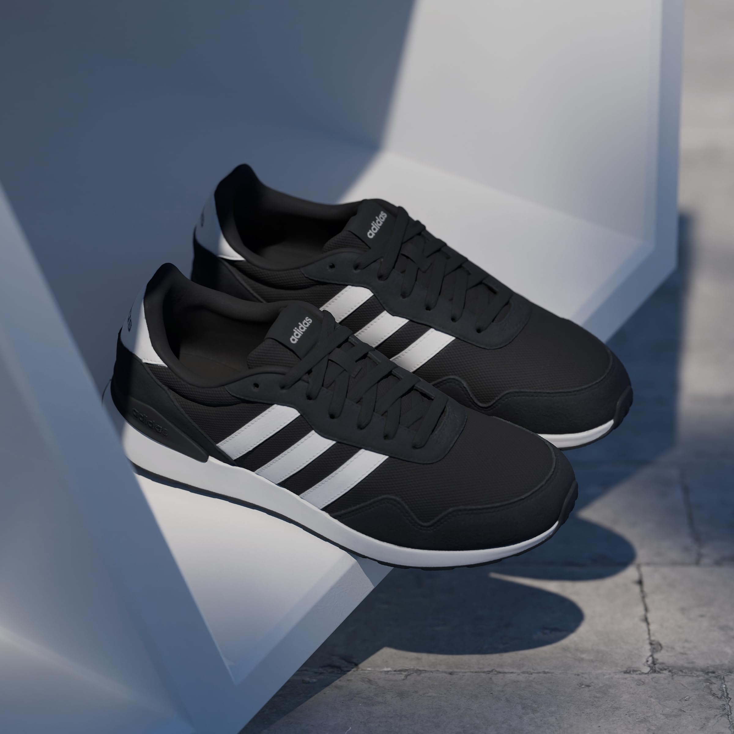 adidas Men's Zapatilla de Running 60s 4.0