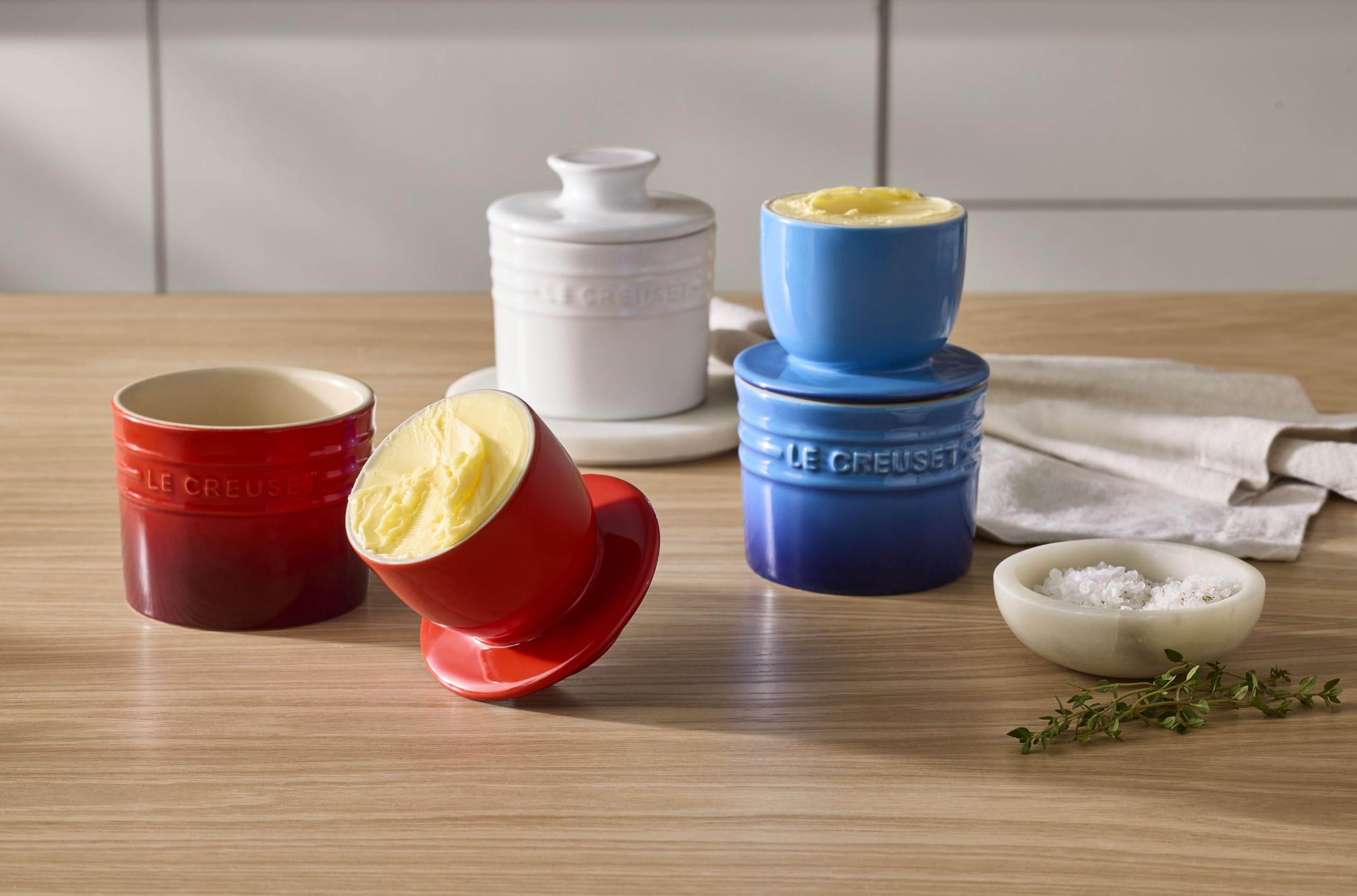 Amazon｜Le Creuset ル・クルーゼ バタークロック チェリーレッド 並行
