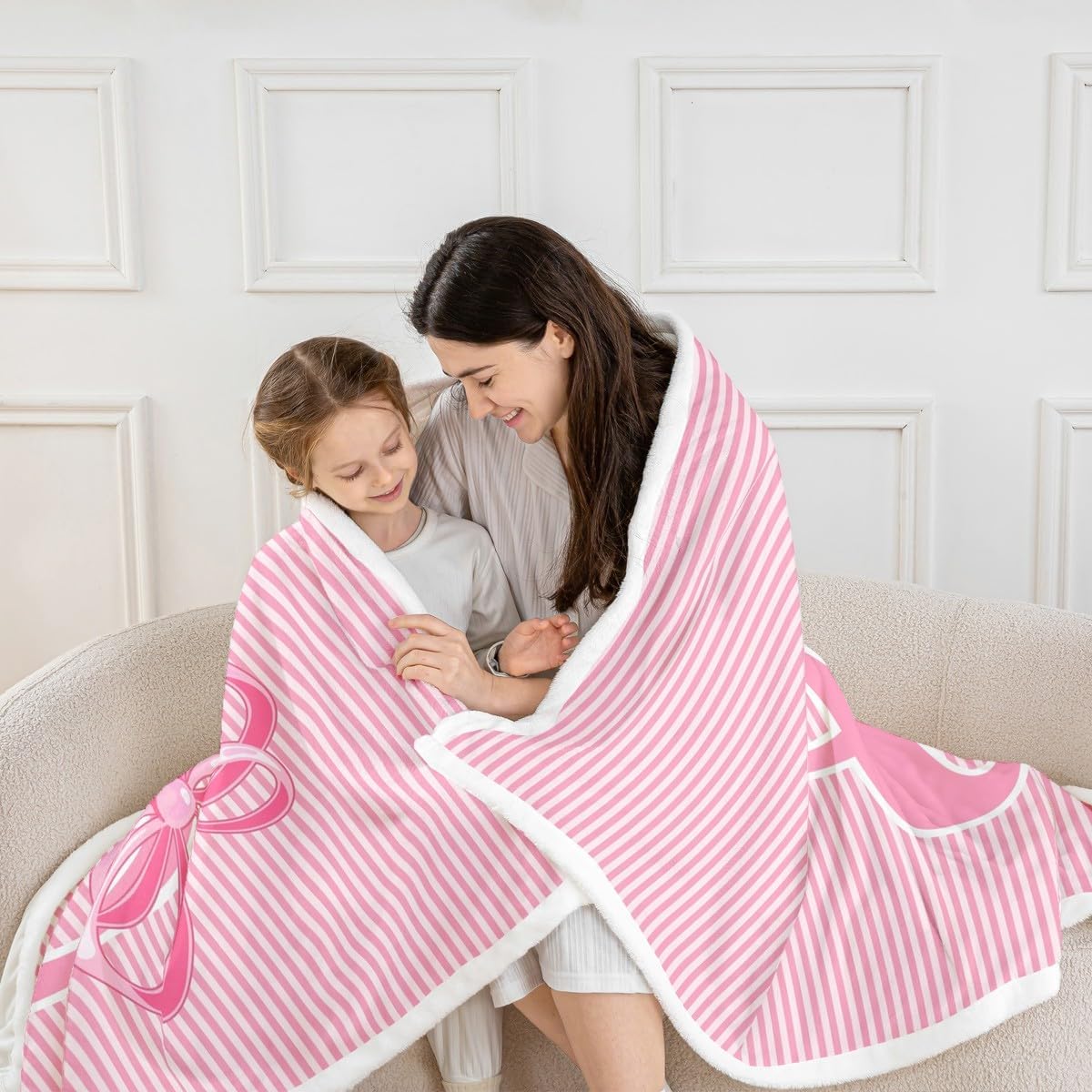 jejeloiu Girls Pink Bow Sherpa Blanket Plush Fuzzy Dreamy Geometric Bow Fleece Throw Blanket Boys Girls Personalized Letter for Bed Couch Chair Living Room Bedroom Decor Baby 30"x40"