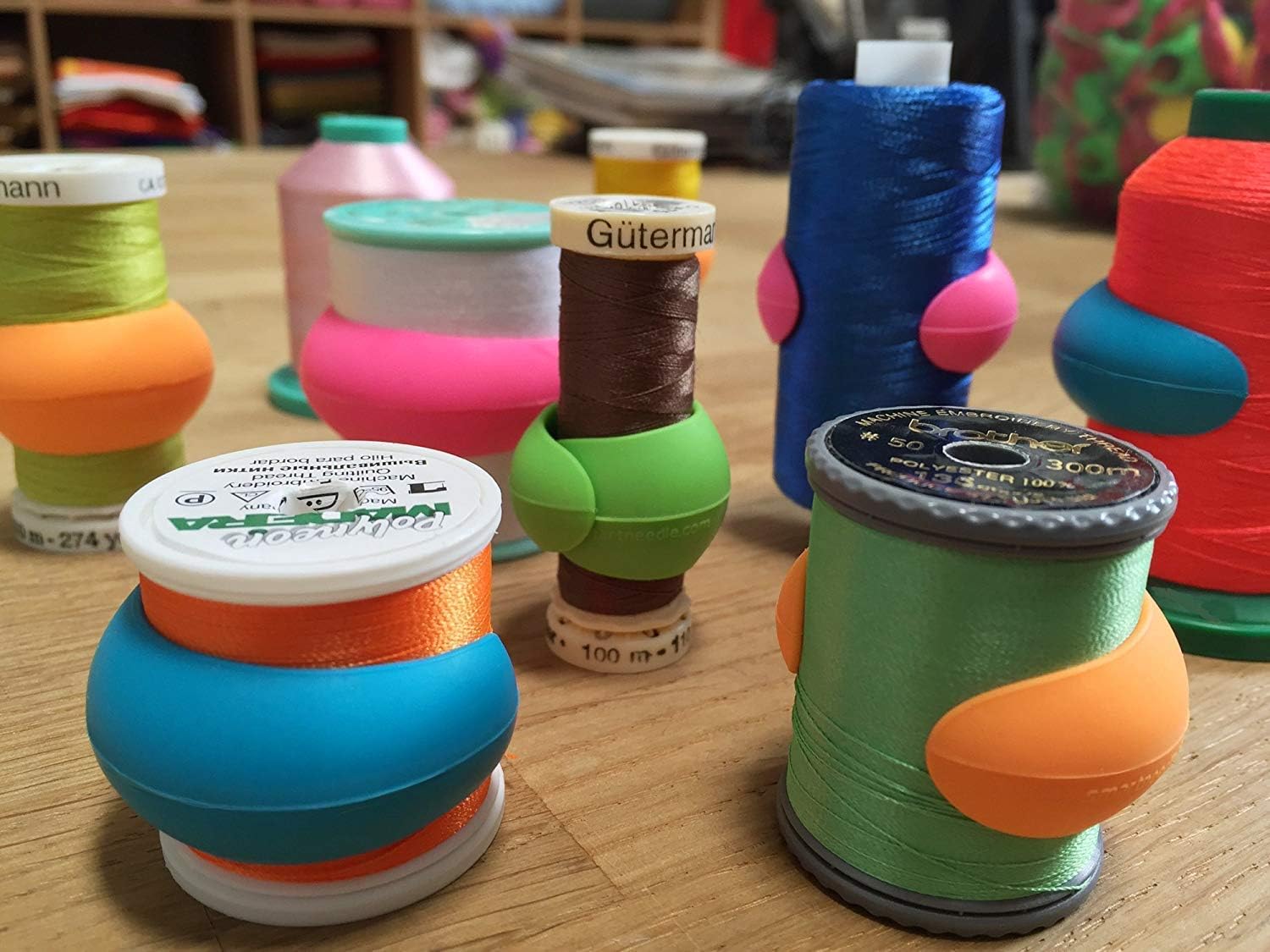 TQGOLD 100pcs Thread Spool Huggers for Sewing Machine to Prevent Thread Unwinding No Loose Ends or Thread Tails