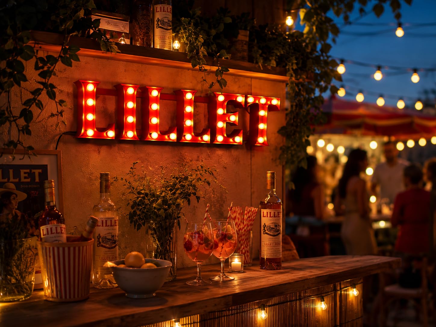 Mixcompany LILLET LED Leuchtschild Retro Rot – Beleuchtete Bar Deko mit warmweißen LEDs – Vintage Schriftzug Lampe für Bar, Party & Zuhause – 79,5 x 13 x 22 cm
