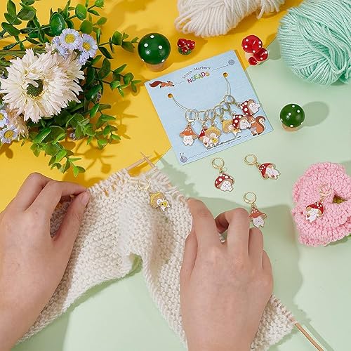Miniatura 3 de NBEADS 24 marcadores de puntada de elfo con forma de hongo, esmalte de aleación, dijes de ganchillo extraíbles para tejer, tejer, accesorios de