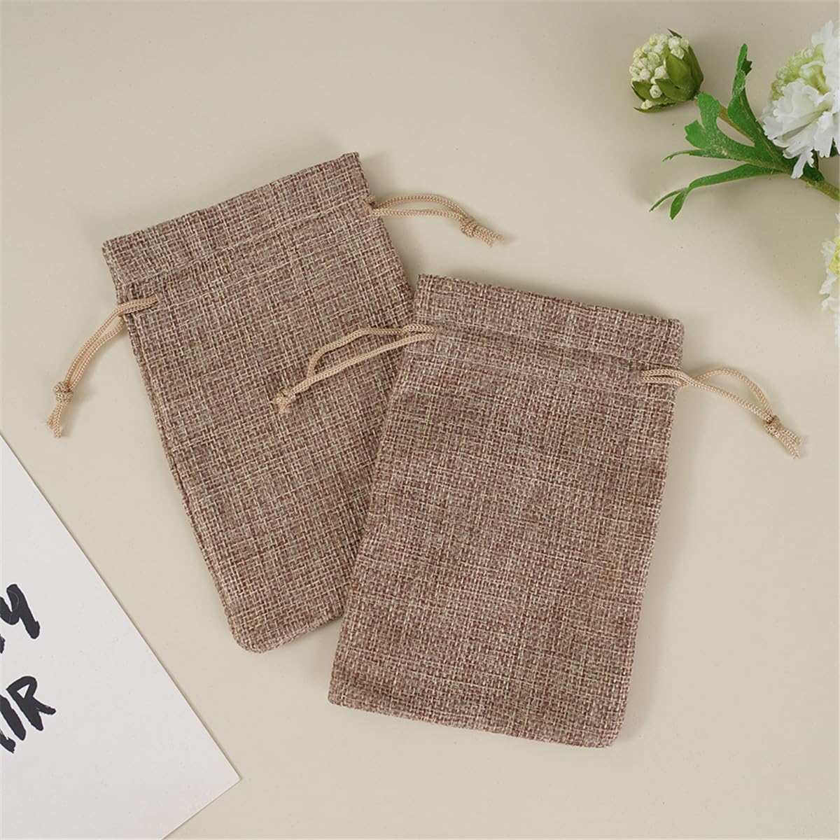 Lot de 75 petits sacs en lin avec cordon de serrage - Petits sacs en lin - À remplir - Petits sacs cadeaux pour mariage, fête, artisanat (marron, 10 x 15 cm)
