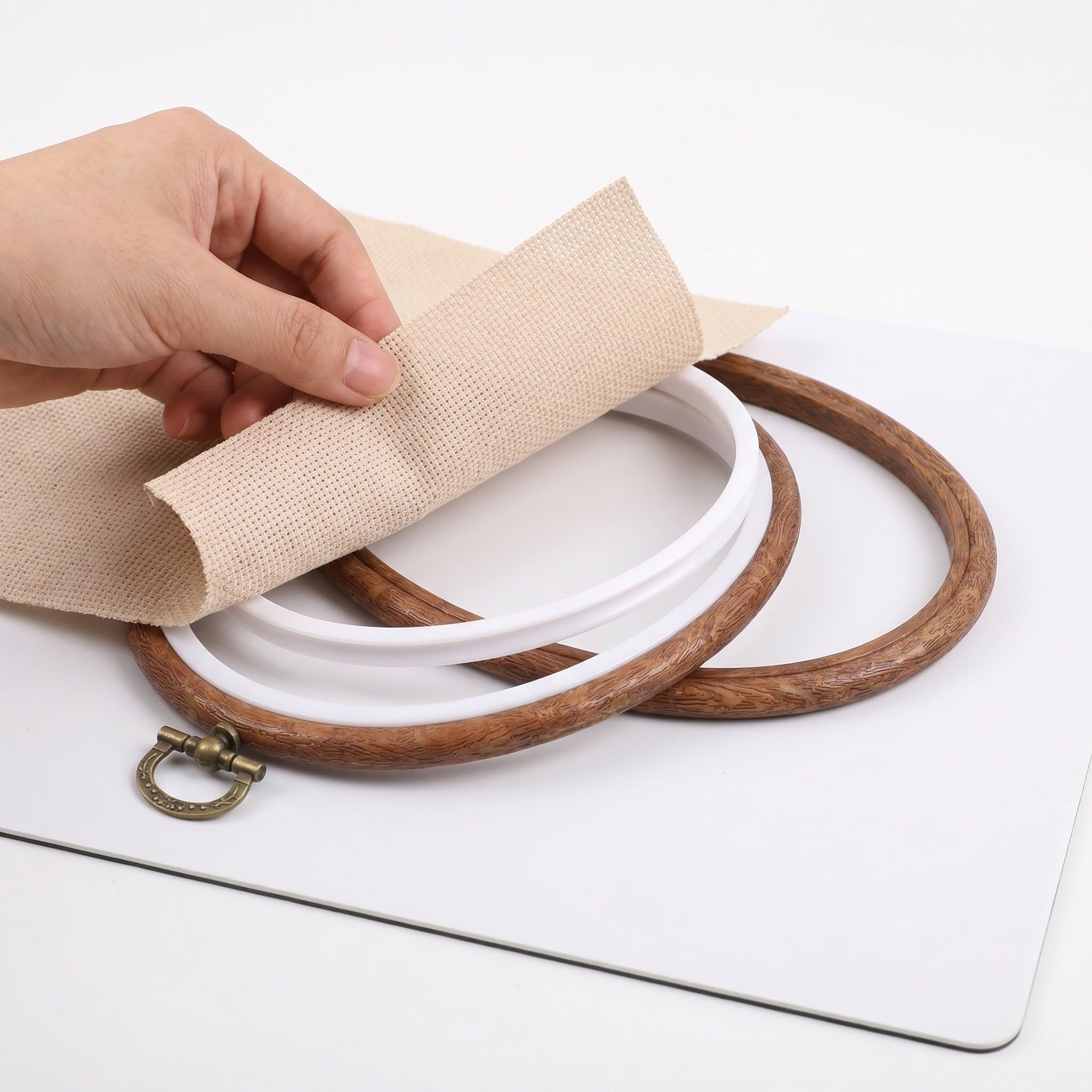 Gatuida 9-teiliges Stickrahmen-Set: Stickrahmen in Holzoptik mit Aufhängering – Kleine in verschiedenen Größen für Bastel- und Nähprojekte