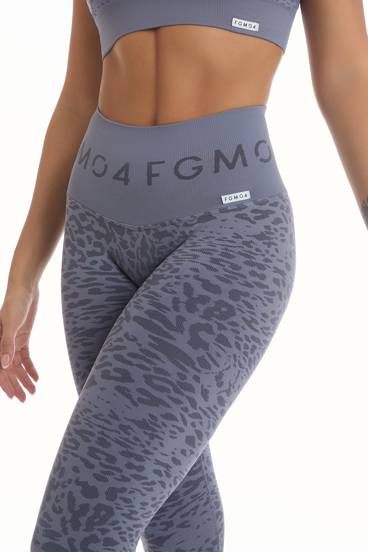 FGM04 Leggings Push Up Jungle Leopardo 2.0 | Fascione 13 cm, arriccio posteriore, tessuto F.I.R. coprente, Oeko-Tex Classe 1 e fit regolare.