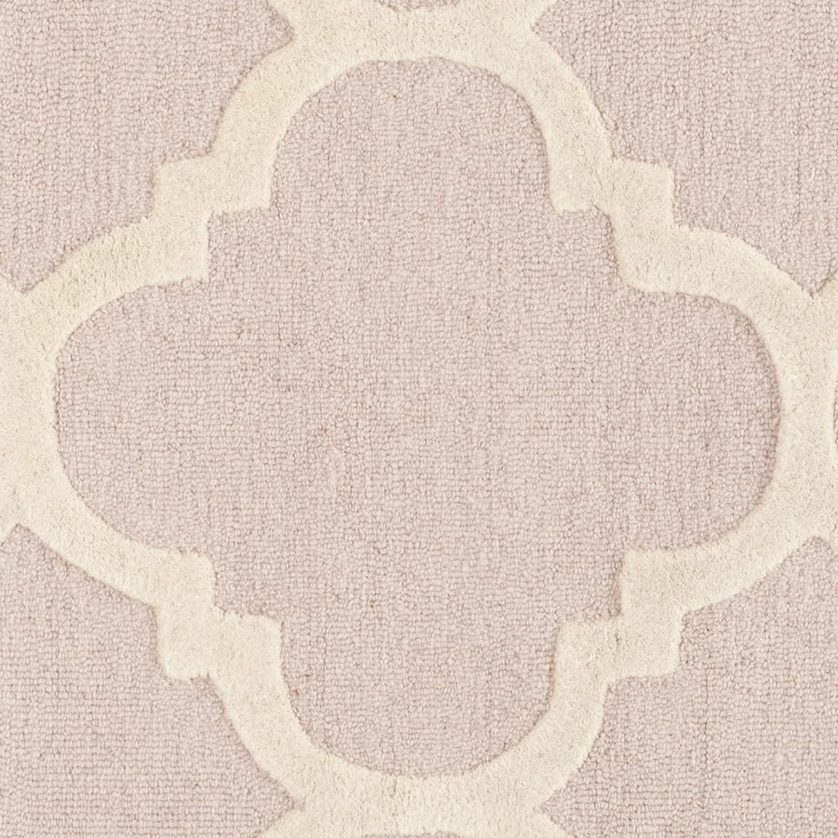 SAFAVIEH Cambridge Collection Area Rug - 6' Square, Light Pink & Ivory, Handmade Moroccan Trellis Wool, Ideal for High Traffic Areas in Living Room, Bedroom (CAM140M)