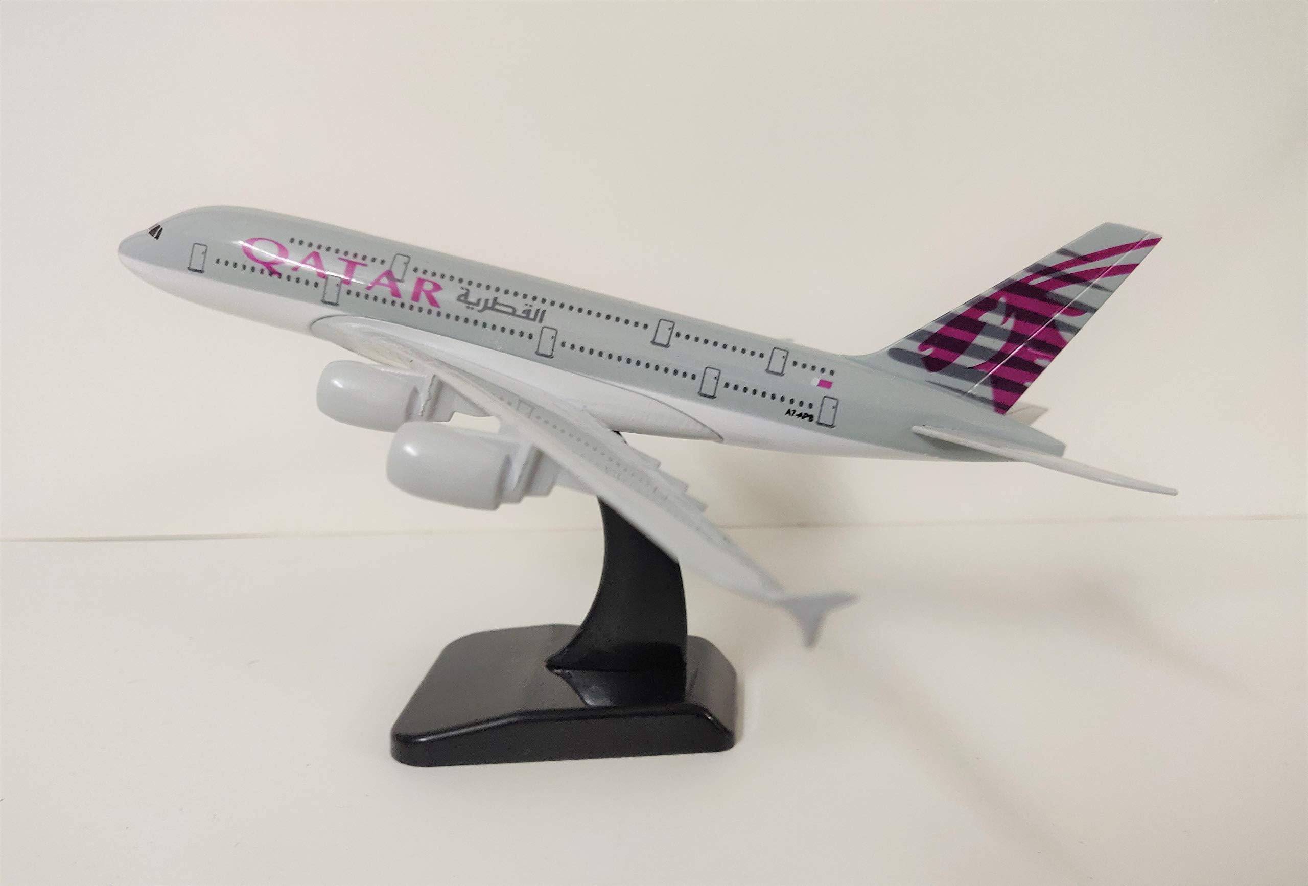 Dbjets Qatar Airways Airbus A380 20CM Diecast Metal Aircraft Model with Plastic Stand